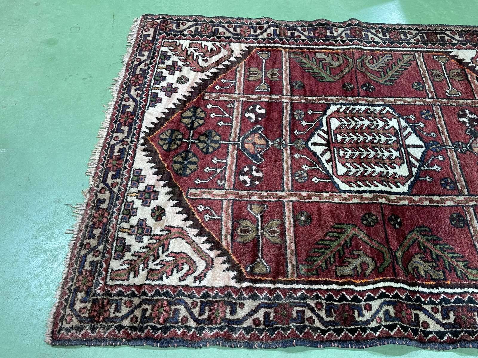 Handmade Iranian wool rug - L=1m48 l=1m14