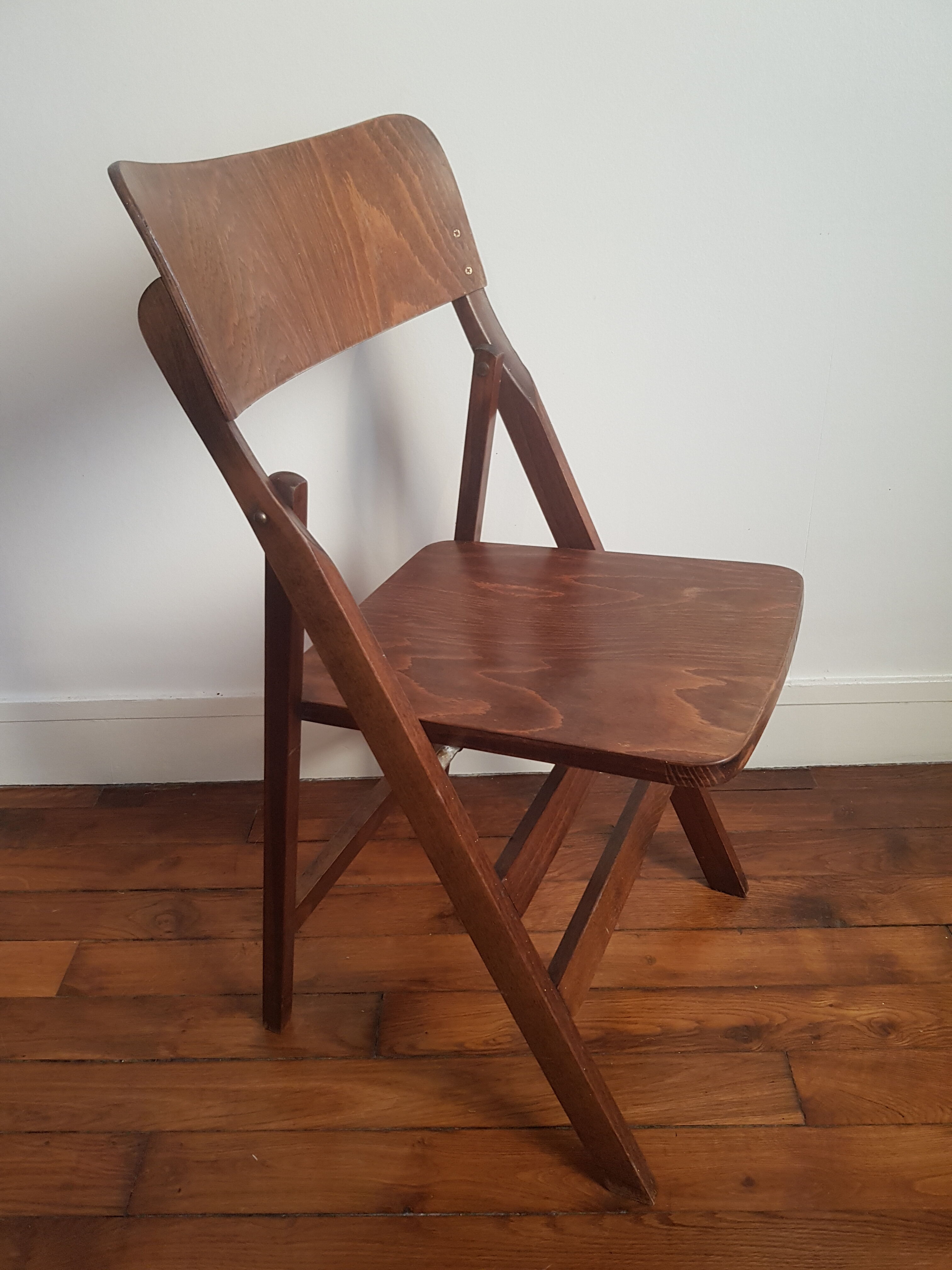 Baumann folding chair