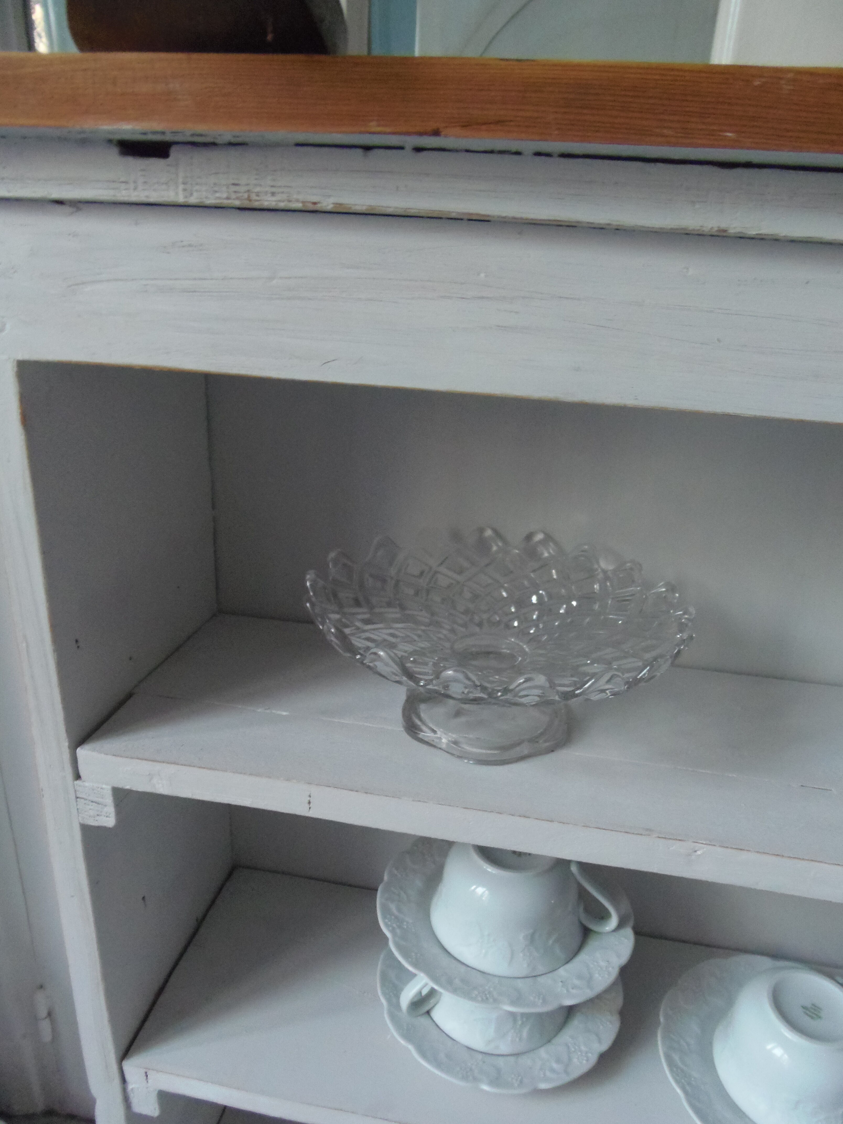 Bibliothèque vintage patinée gris perle