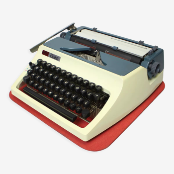 Machine à écrire, Daro Erika, modèle 32, Allemagne, 1965