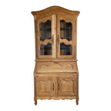 Provençal display cabinet in solid cherry wood, Louis XV style.