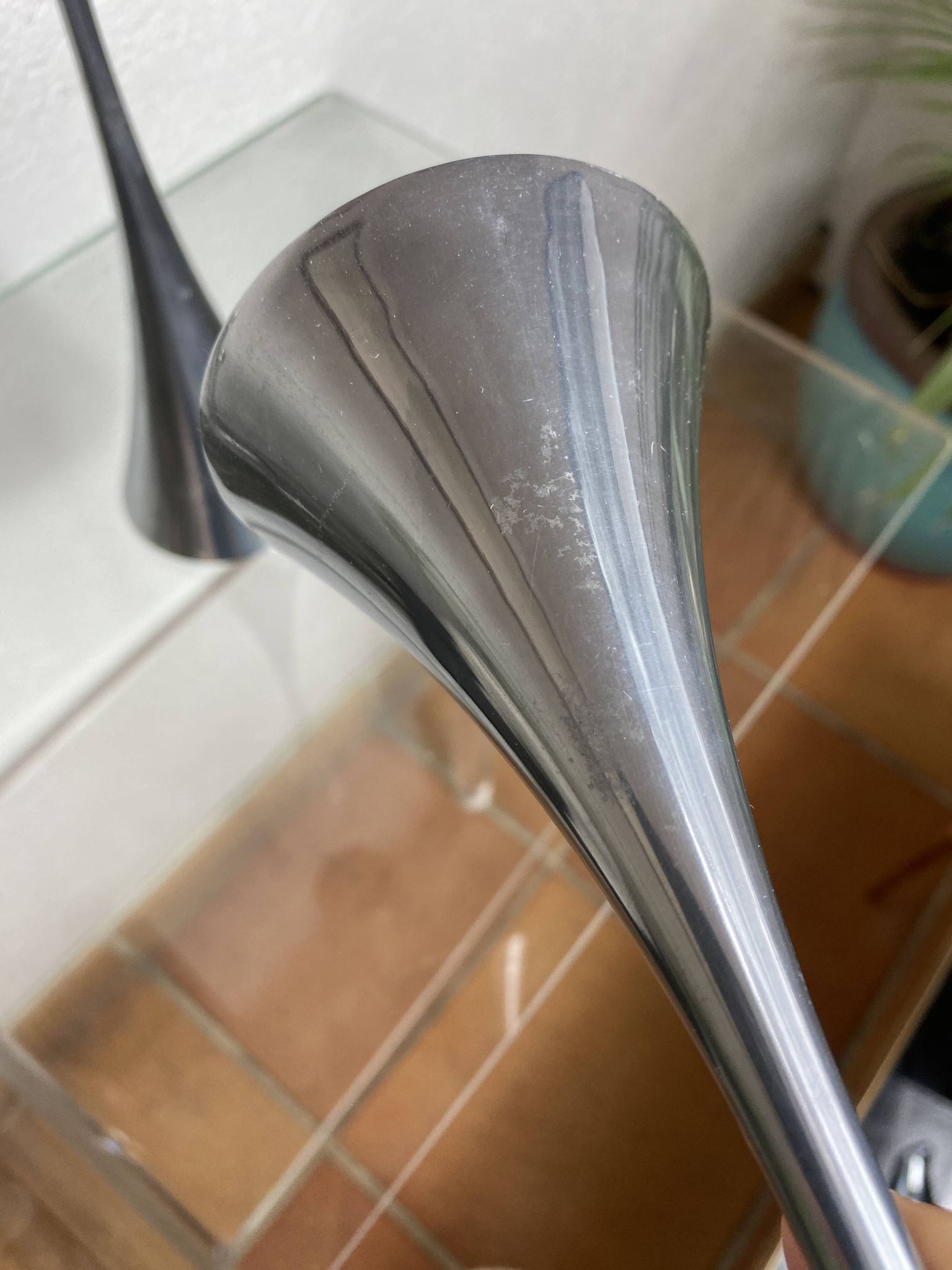 Paire de bougeoirs design en acier inoxydable