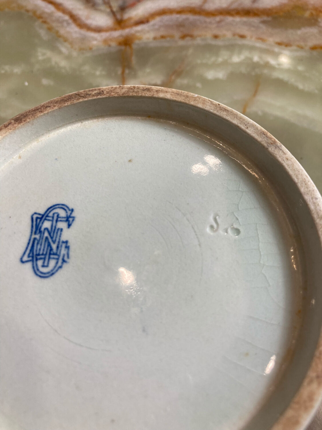 Gien earthenware pot