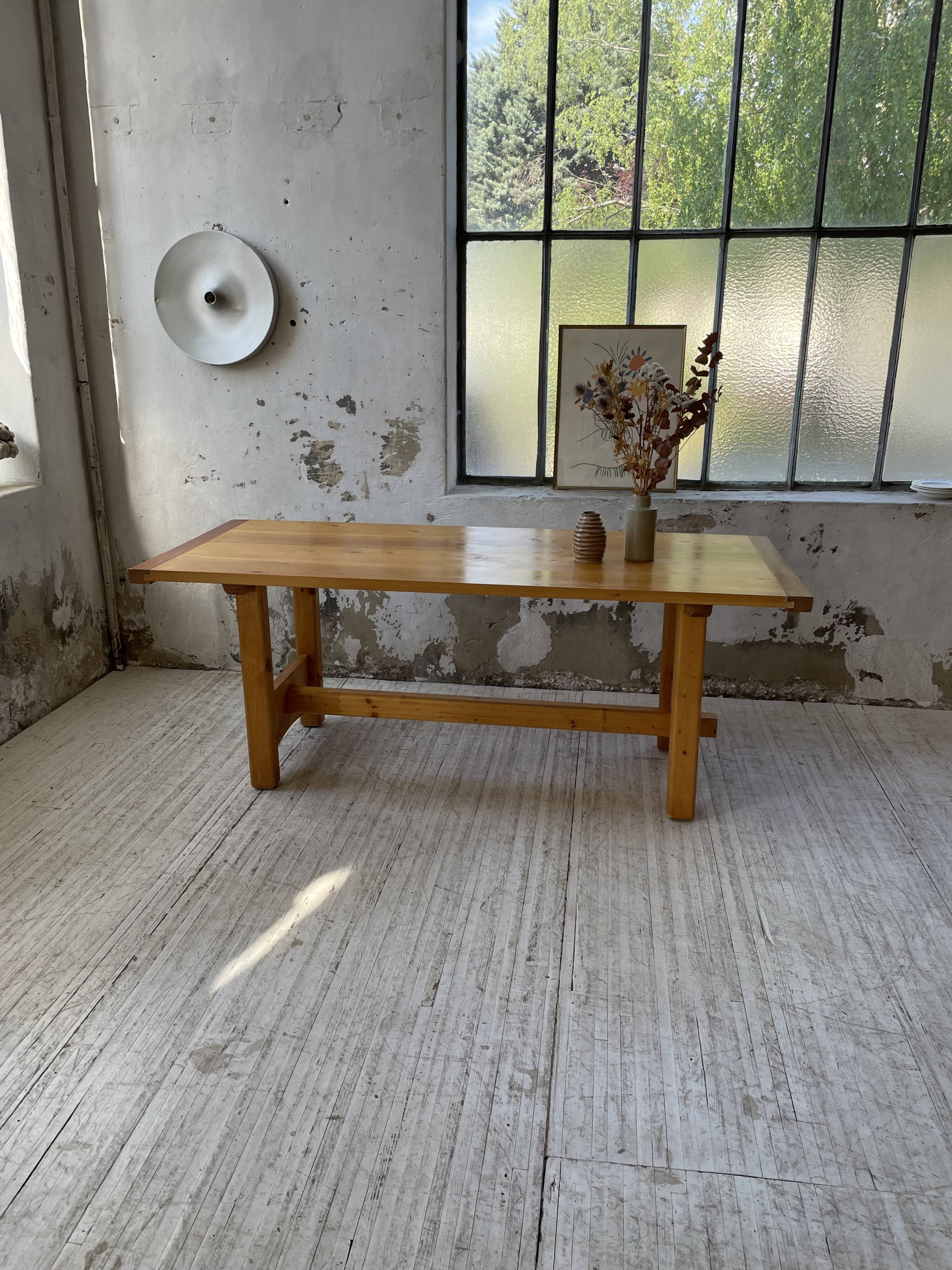 Mountain furniture table in pine 2m