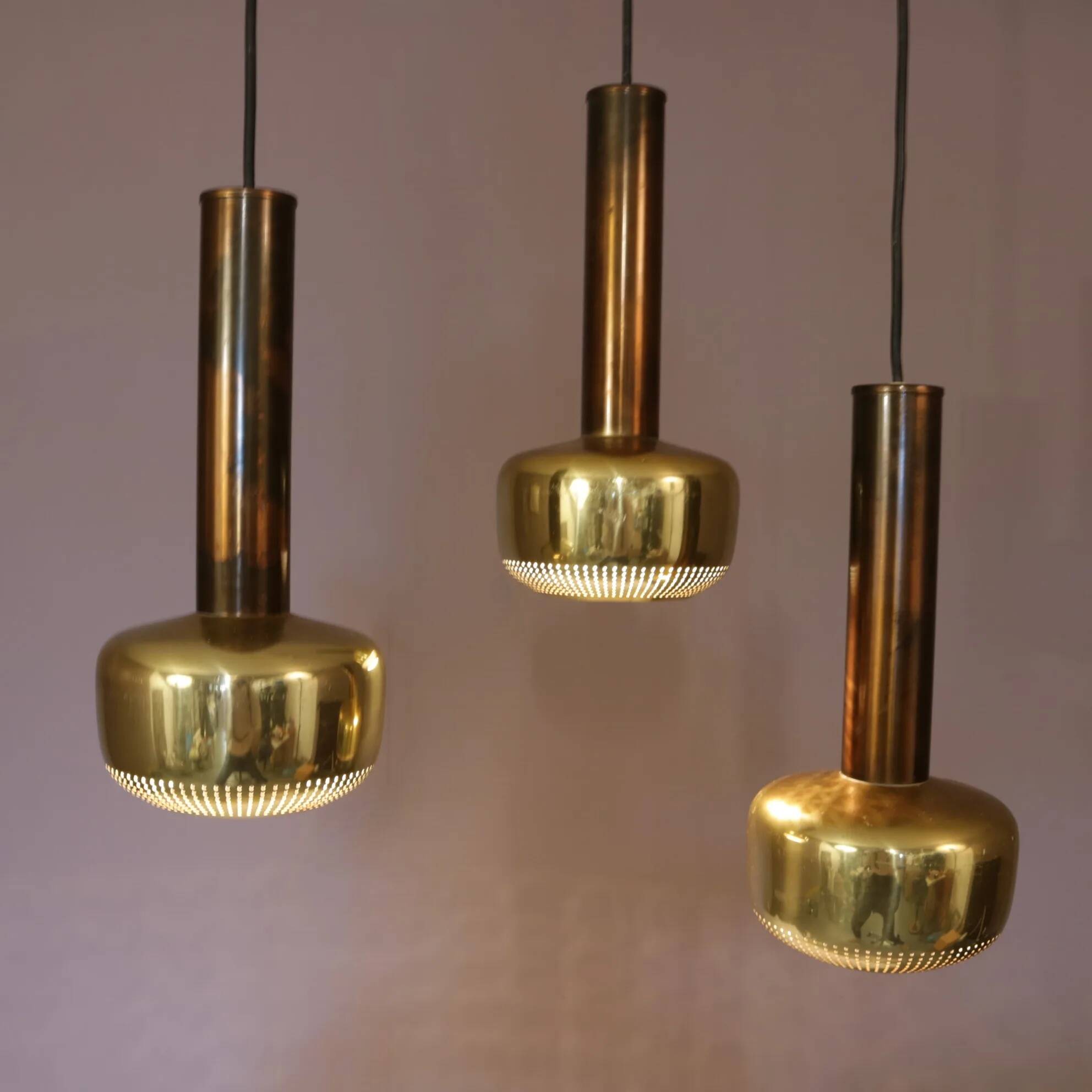 1950s VL56 lamp in brass / Vilhelm Lauritzen / Louis Poulsen, Denmark