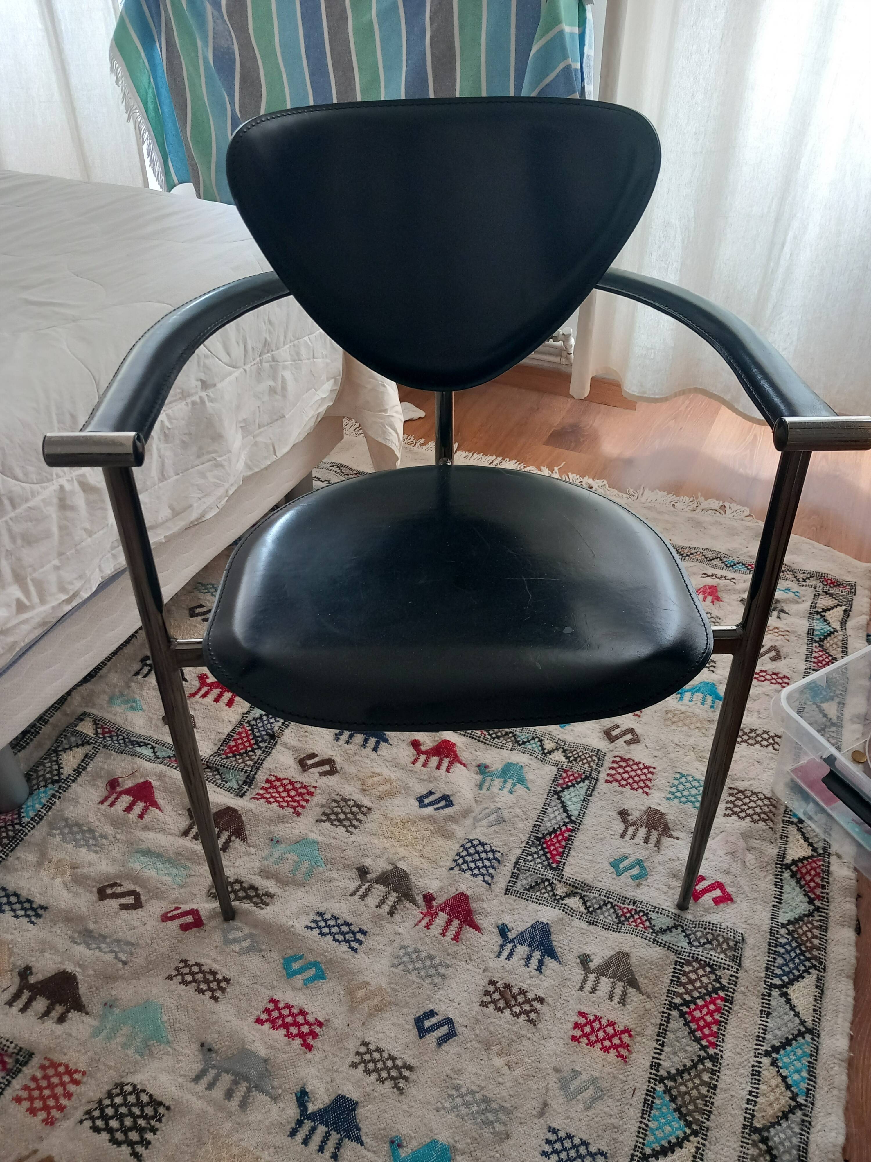 Italian chair from the 80s in Arden style.