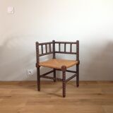 Mulched wood corner chair