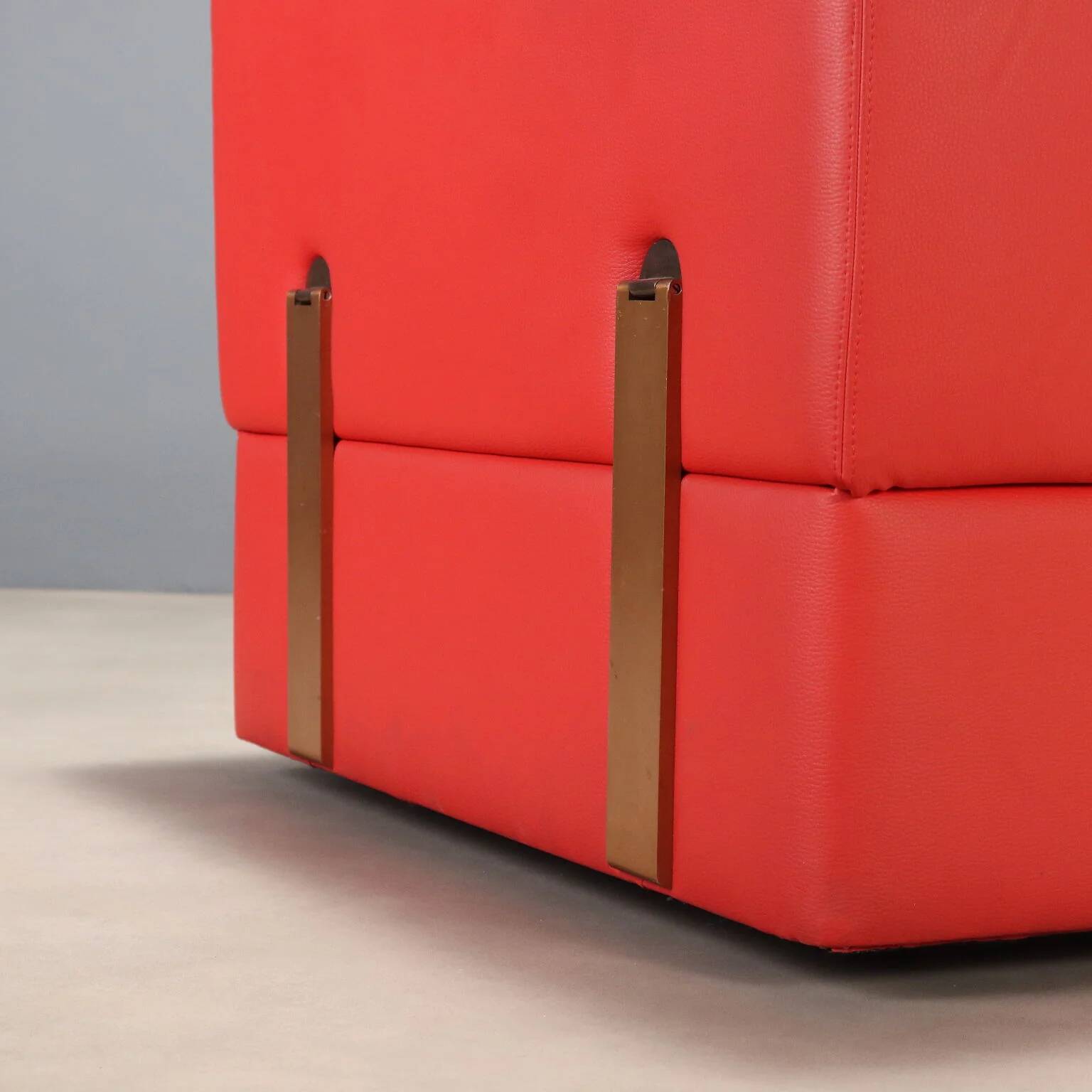 Cinova sofa model "711" by Tito Agnoli