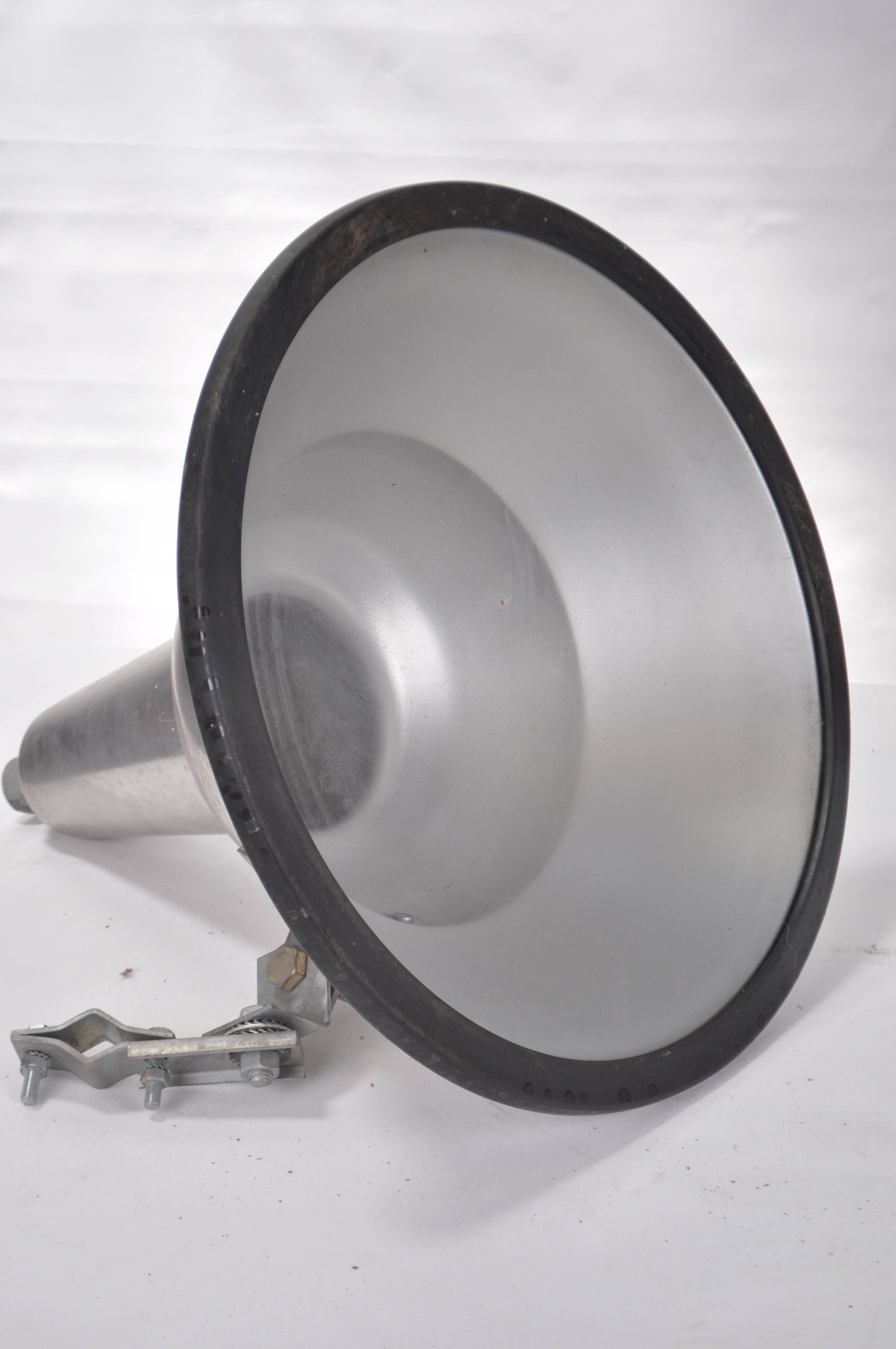 Industrial pendant light