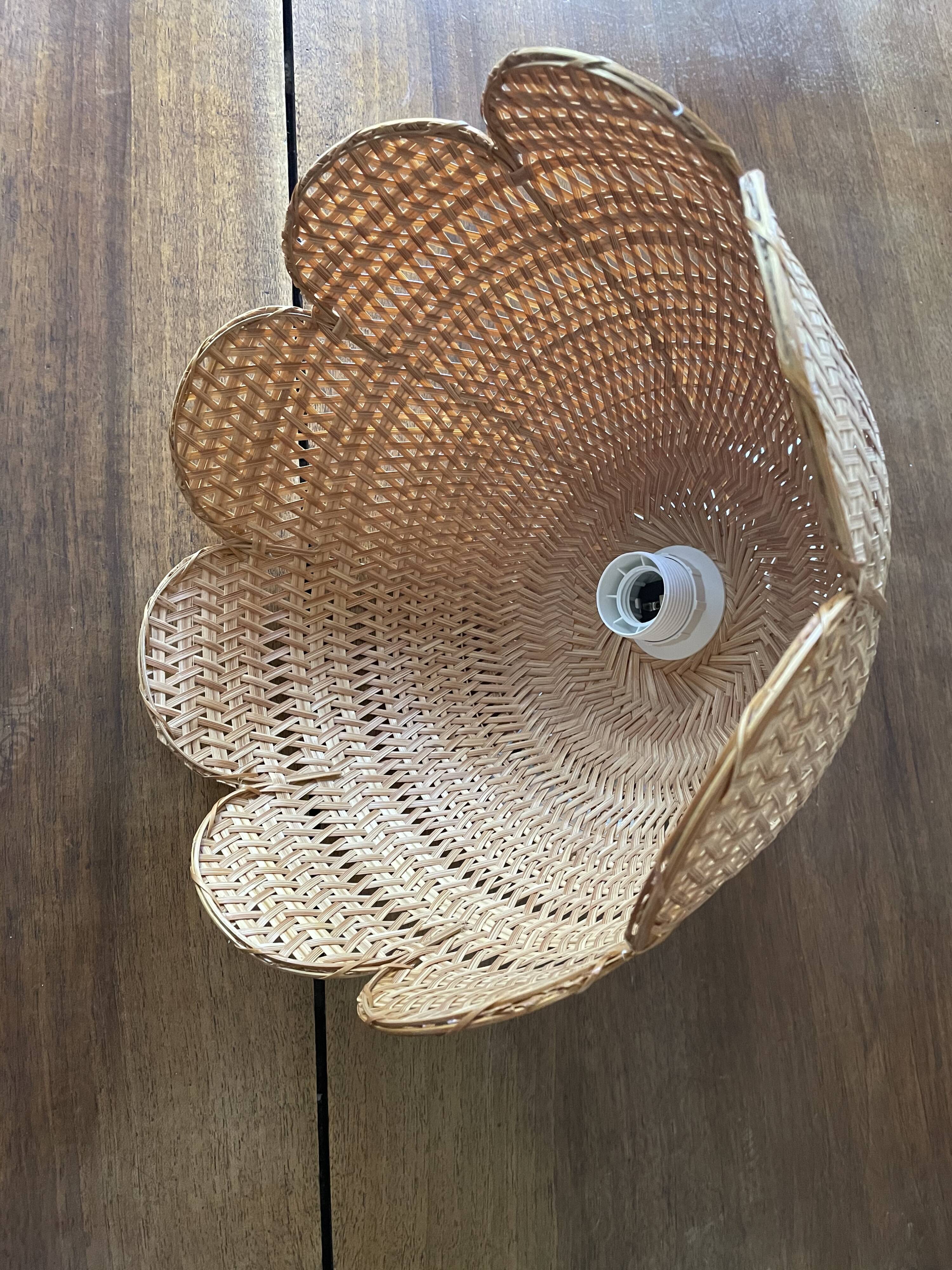 Hanging lamp wicker flower