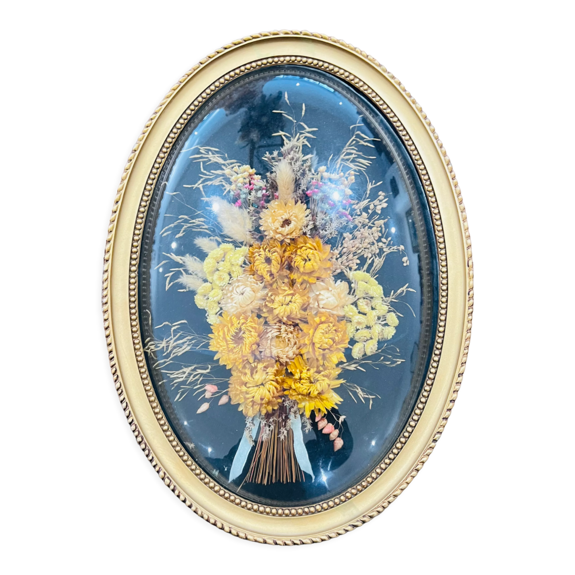 Vintage oval dried flower frame