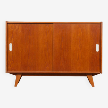 Commode en chêne, modèle U-452, par Jiroutek pour Interier Praha, 1960