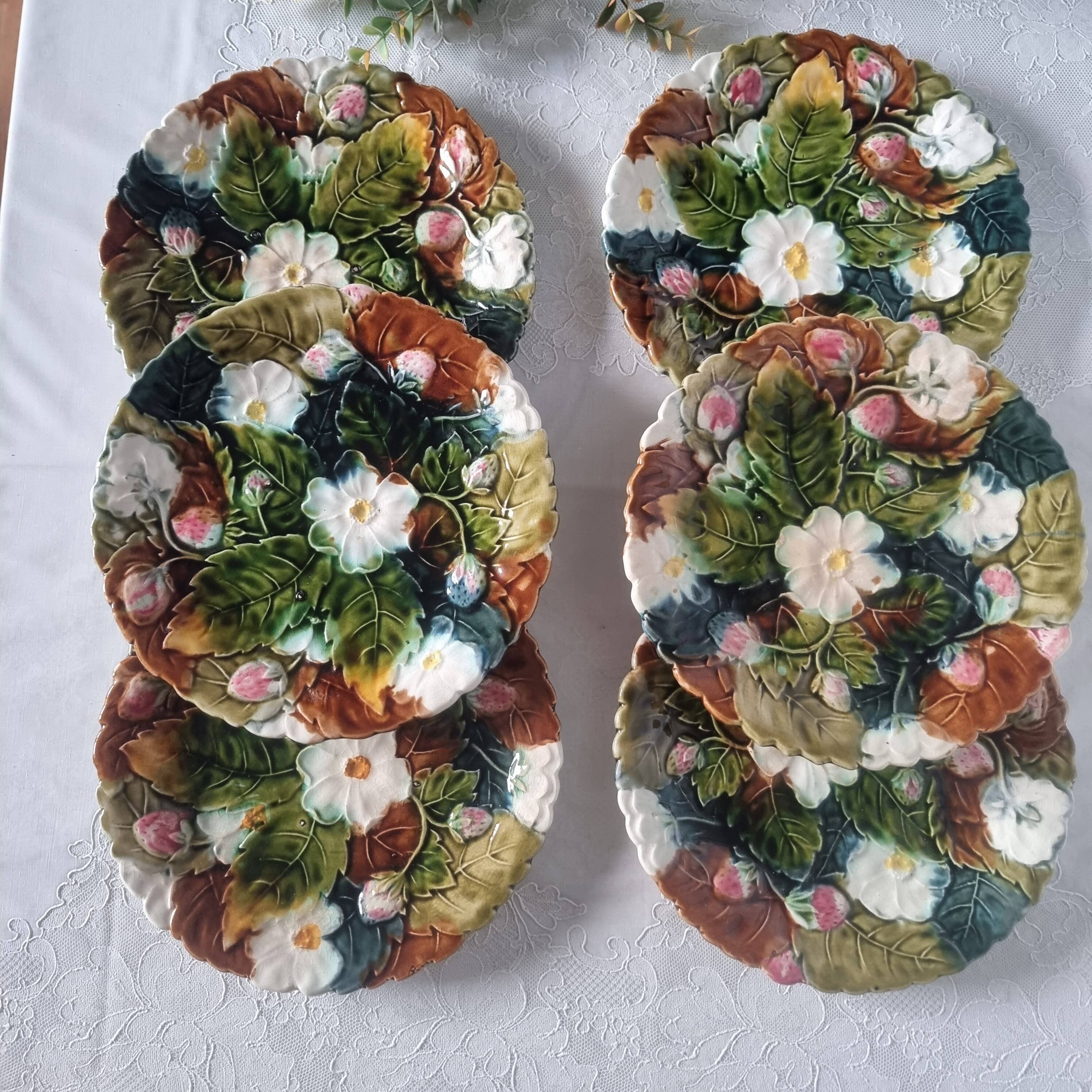 Set of 6 french onnaing barbonite ceramic plates and cake plate