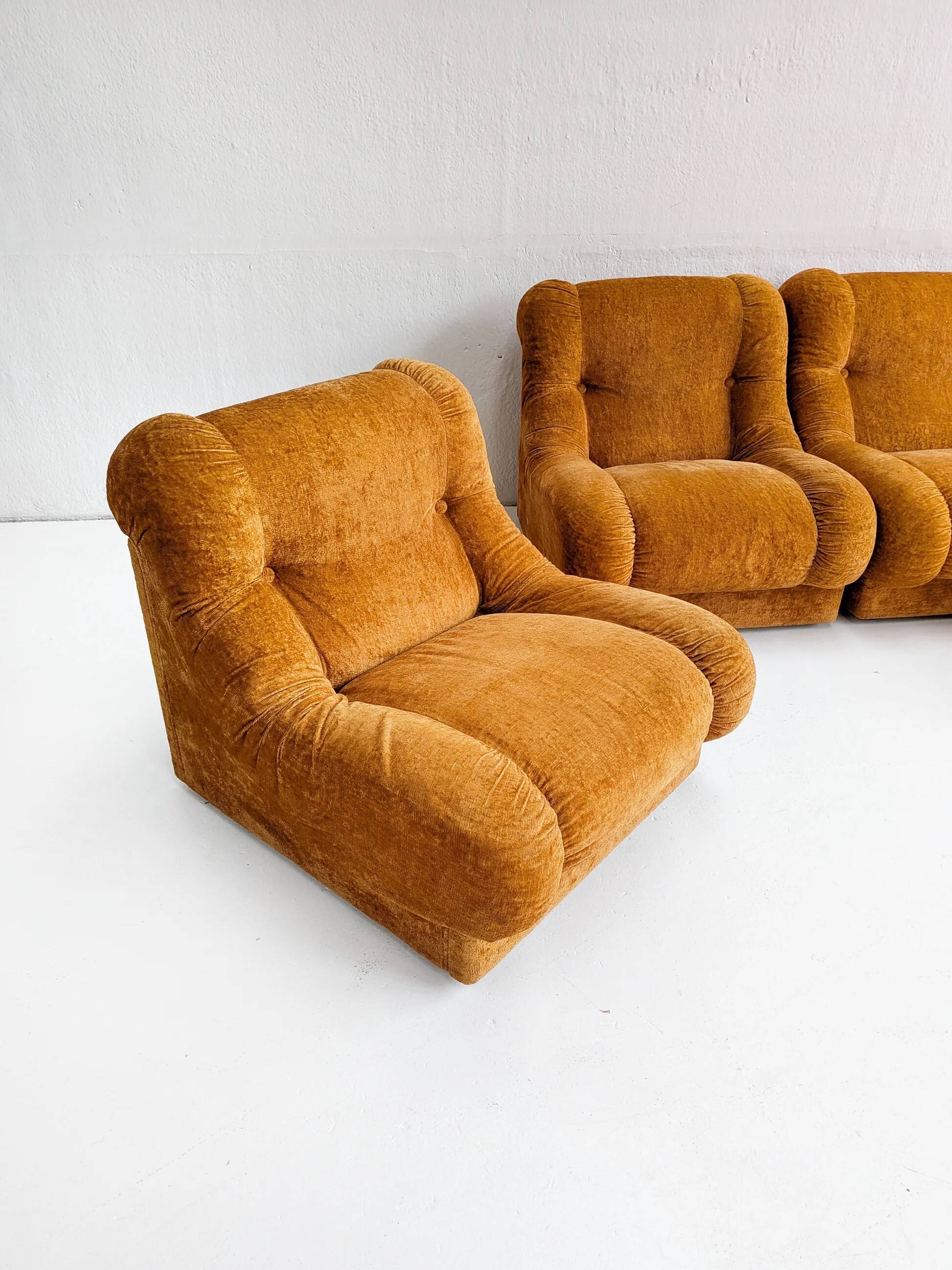 Set of 4 Modular Italian Lounge Chairs 1970s