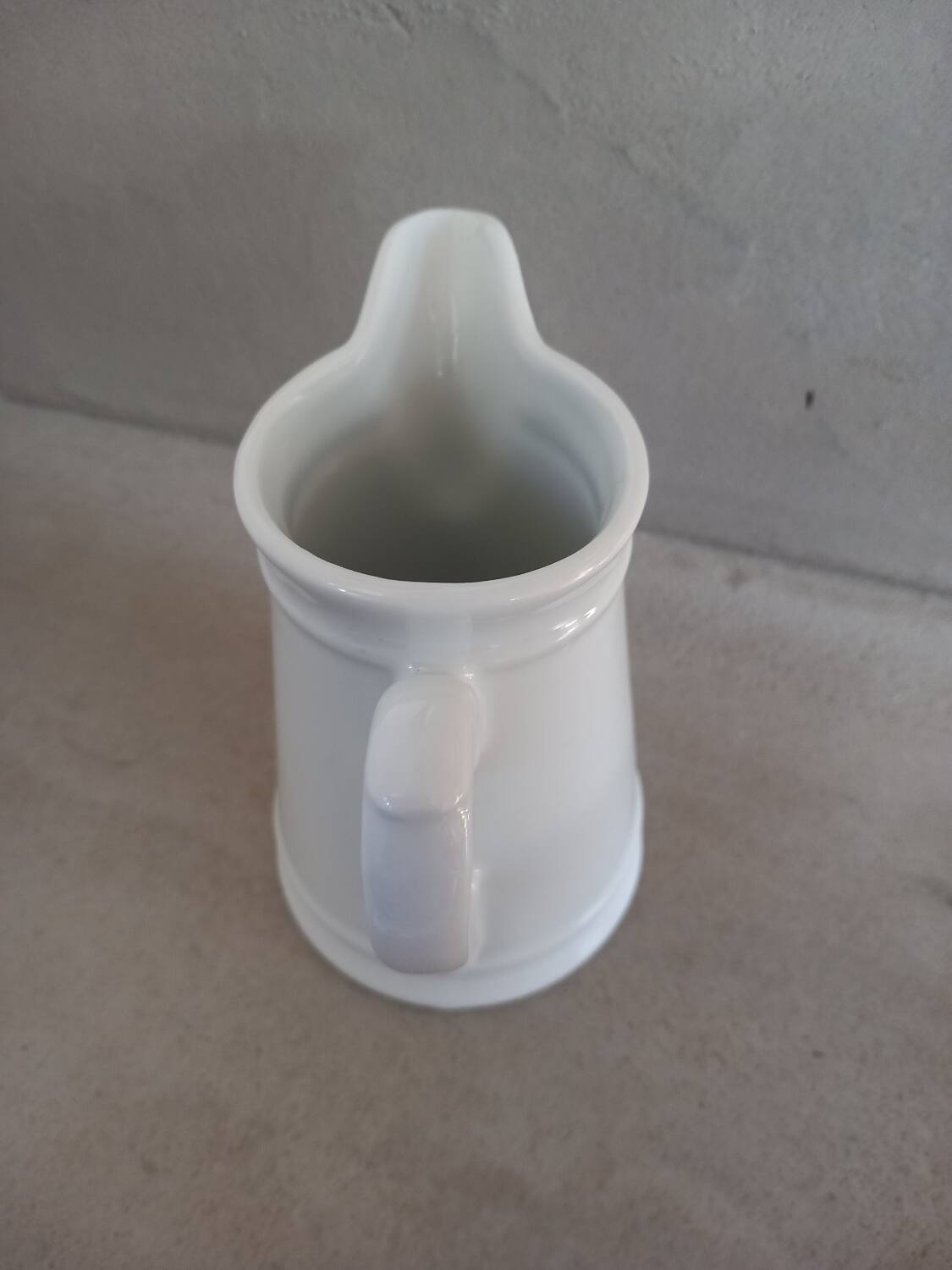 Plain white milk jug / pitcher 300 ml