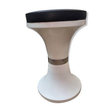 Tabouret tam tam dessus skaï noir de 1970