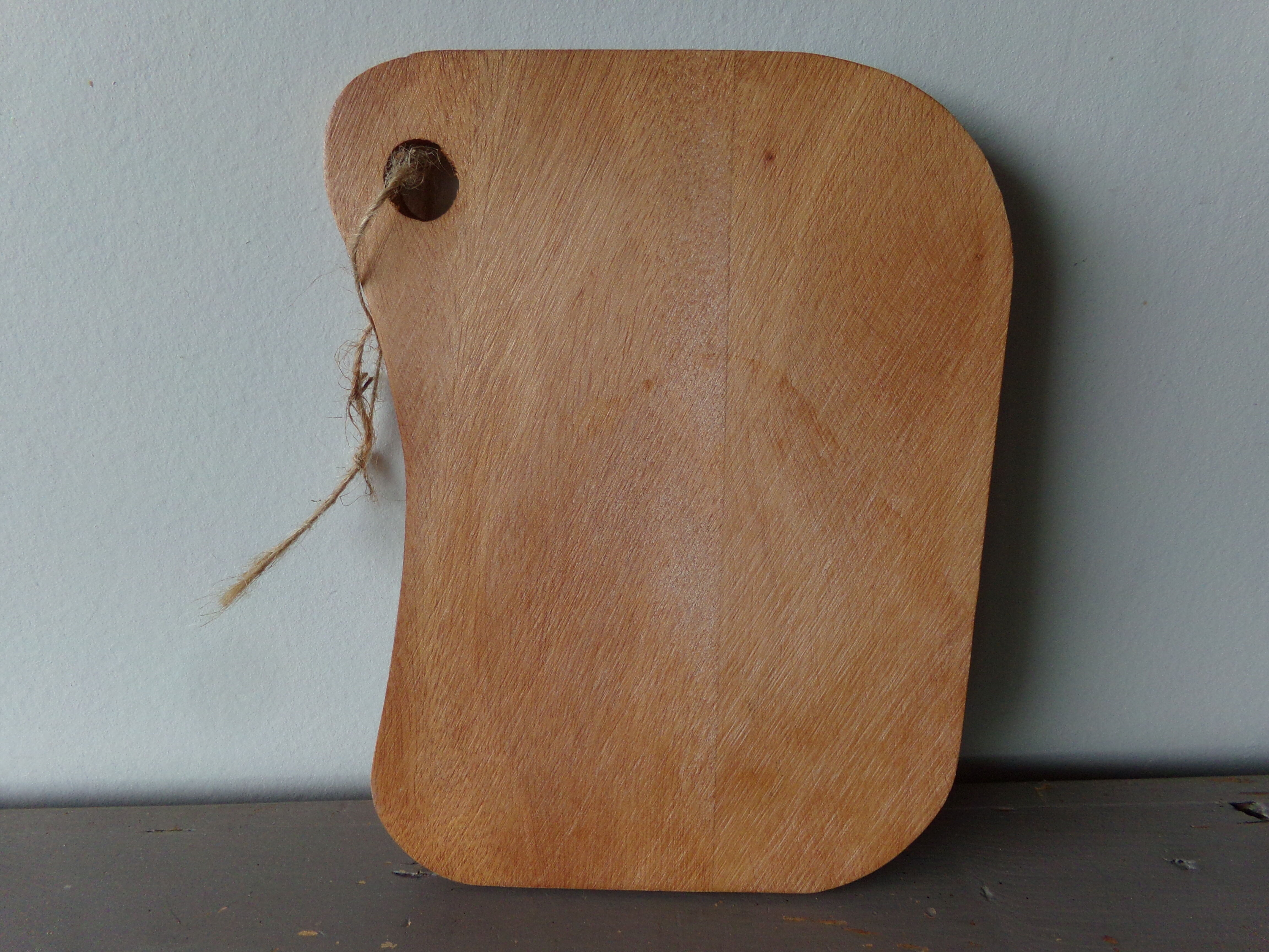 Acacia cutting board