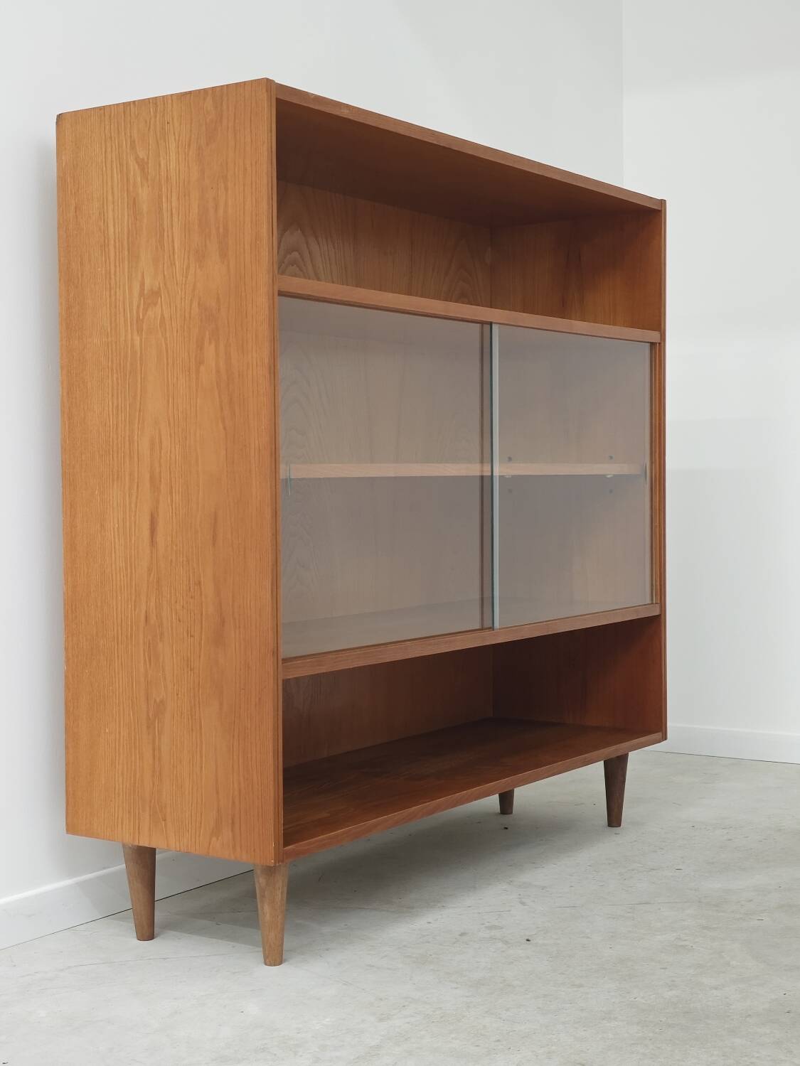 Libena 1960 glass display cabinet / bookcase