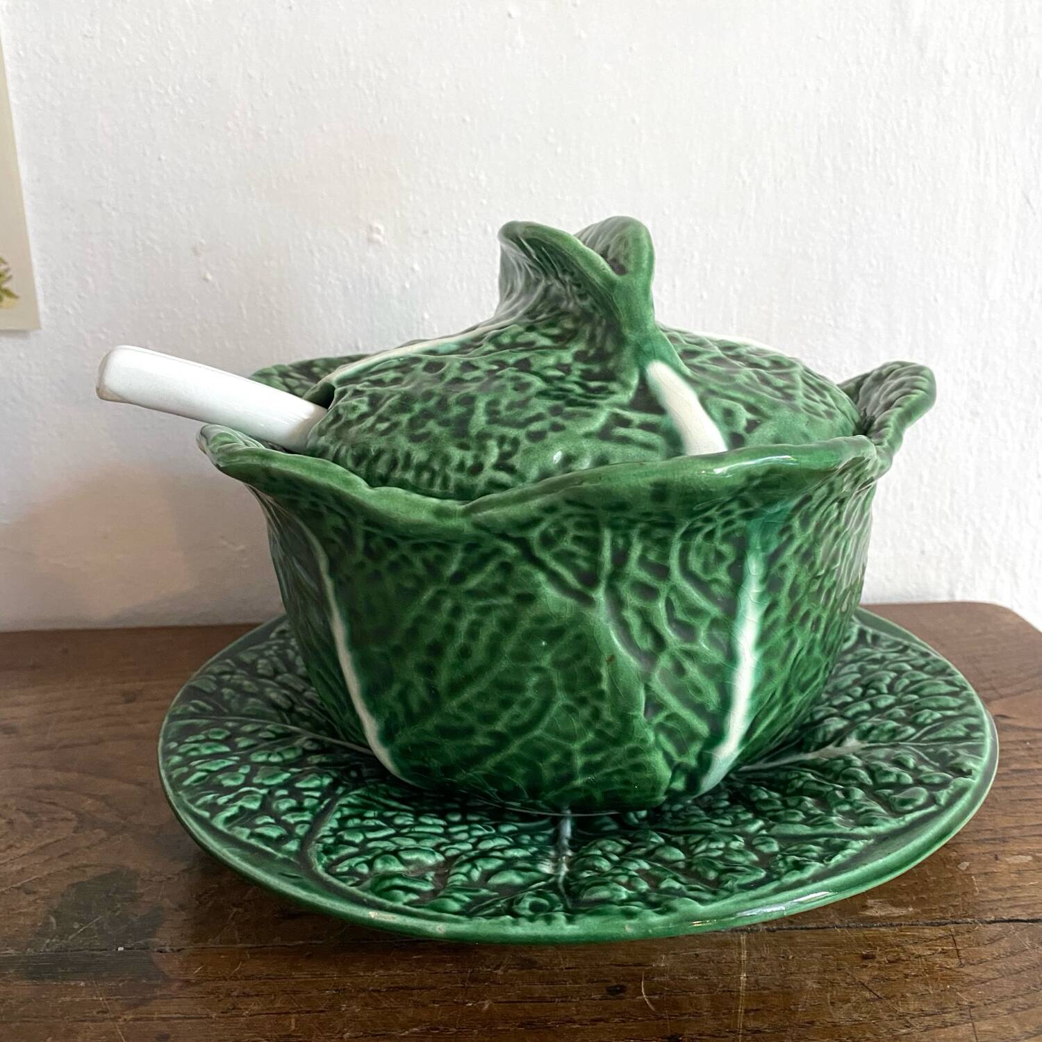 Soupière et plat en barbotine chou