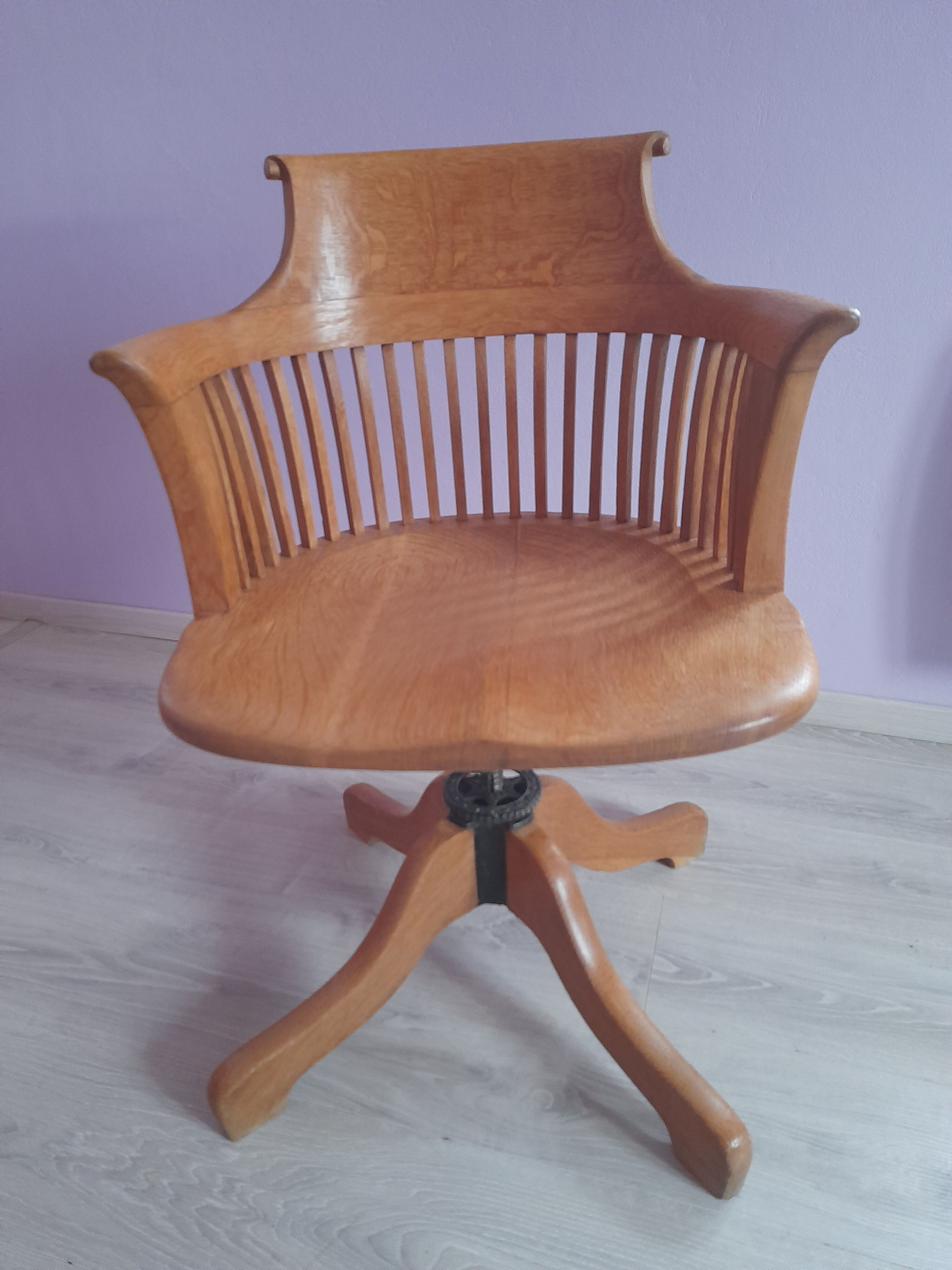 Fauteuil de bureau pivotant dit " américain " époque  1930/40
