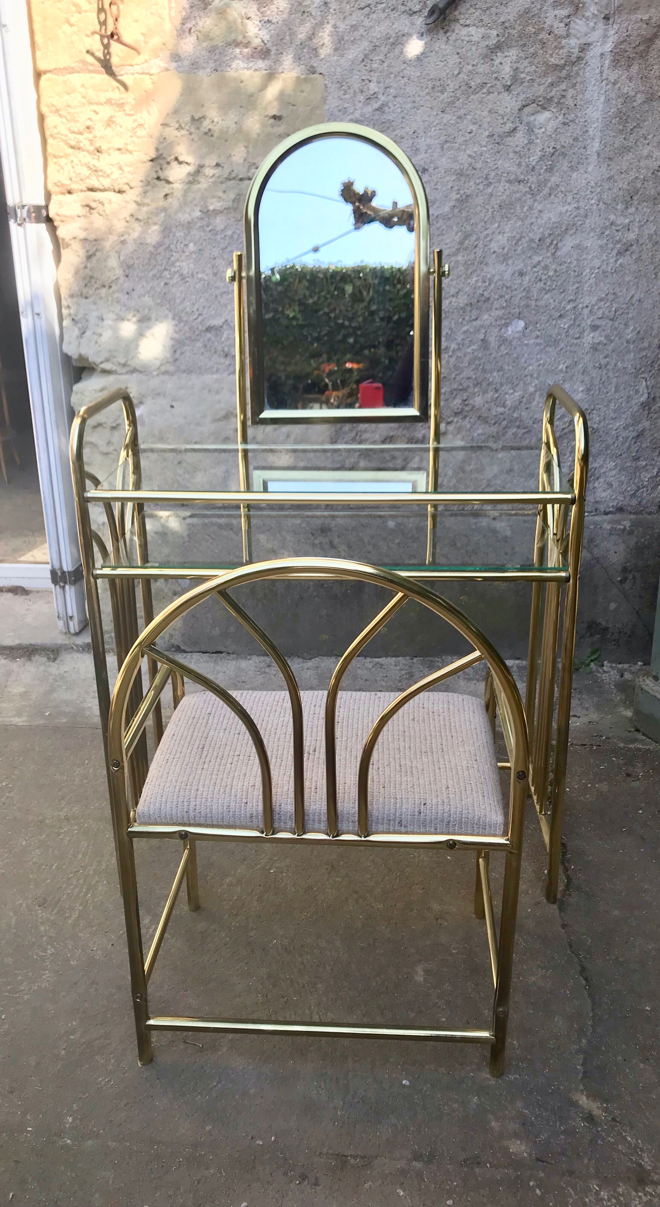 Golden dressing table and armchair