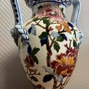 Gien : Important Vase à anses en faïence a décor pivoines époque XXeme