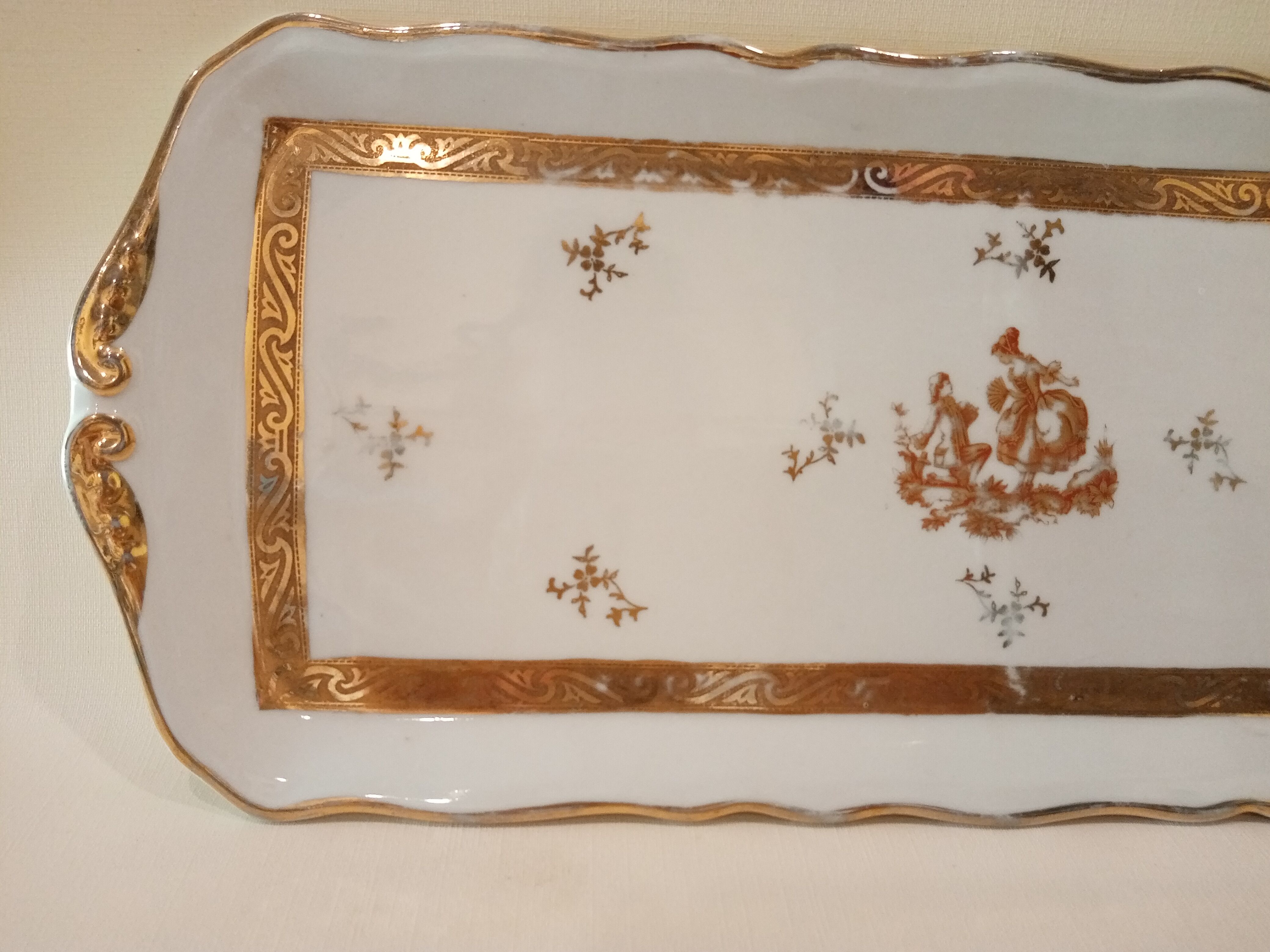 Limoges cake dish