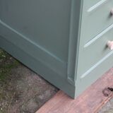 Vitrine haute vintage peinte en vert, rénovée