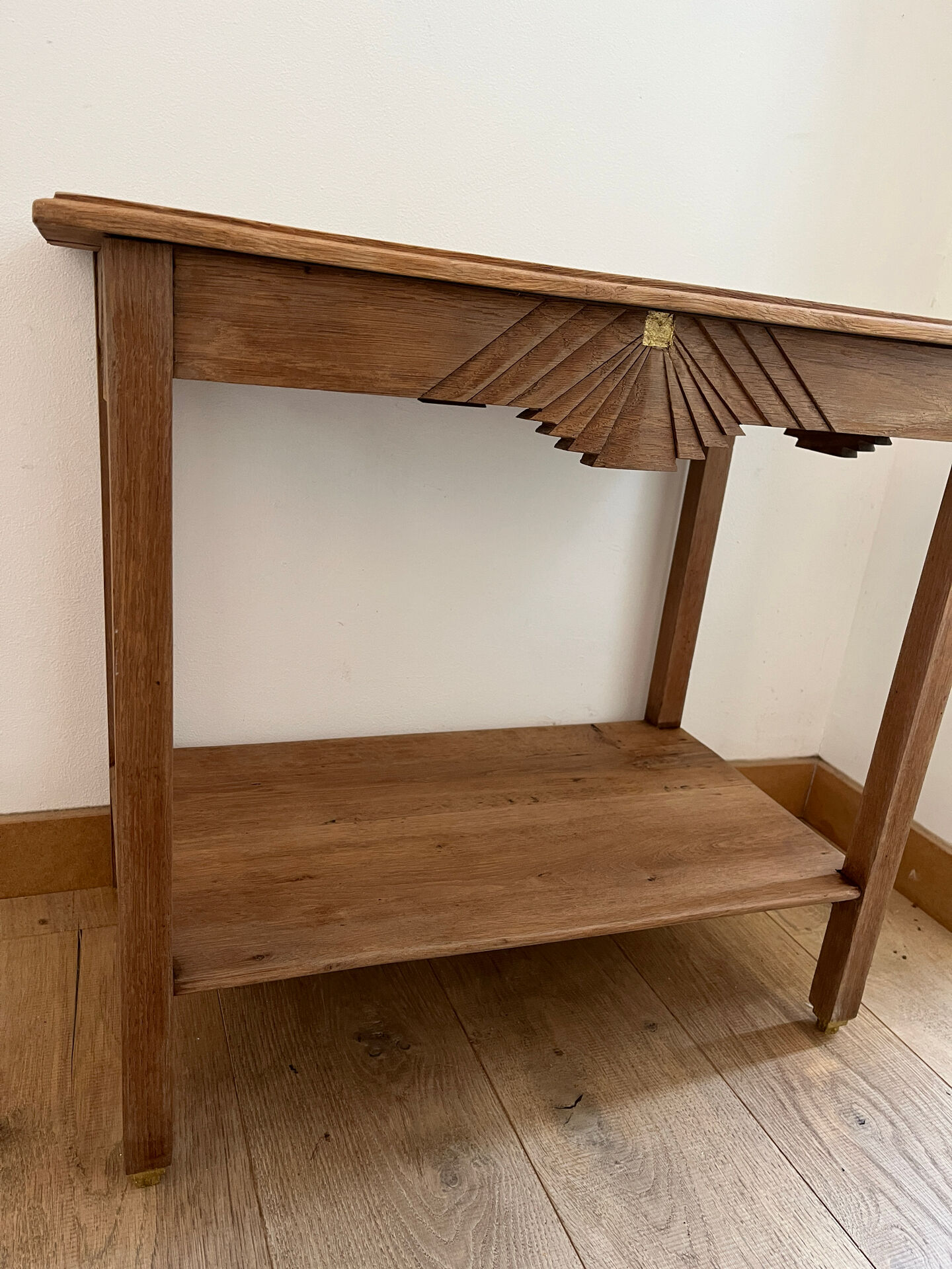 Petite table art deco