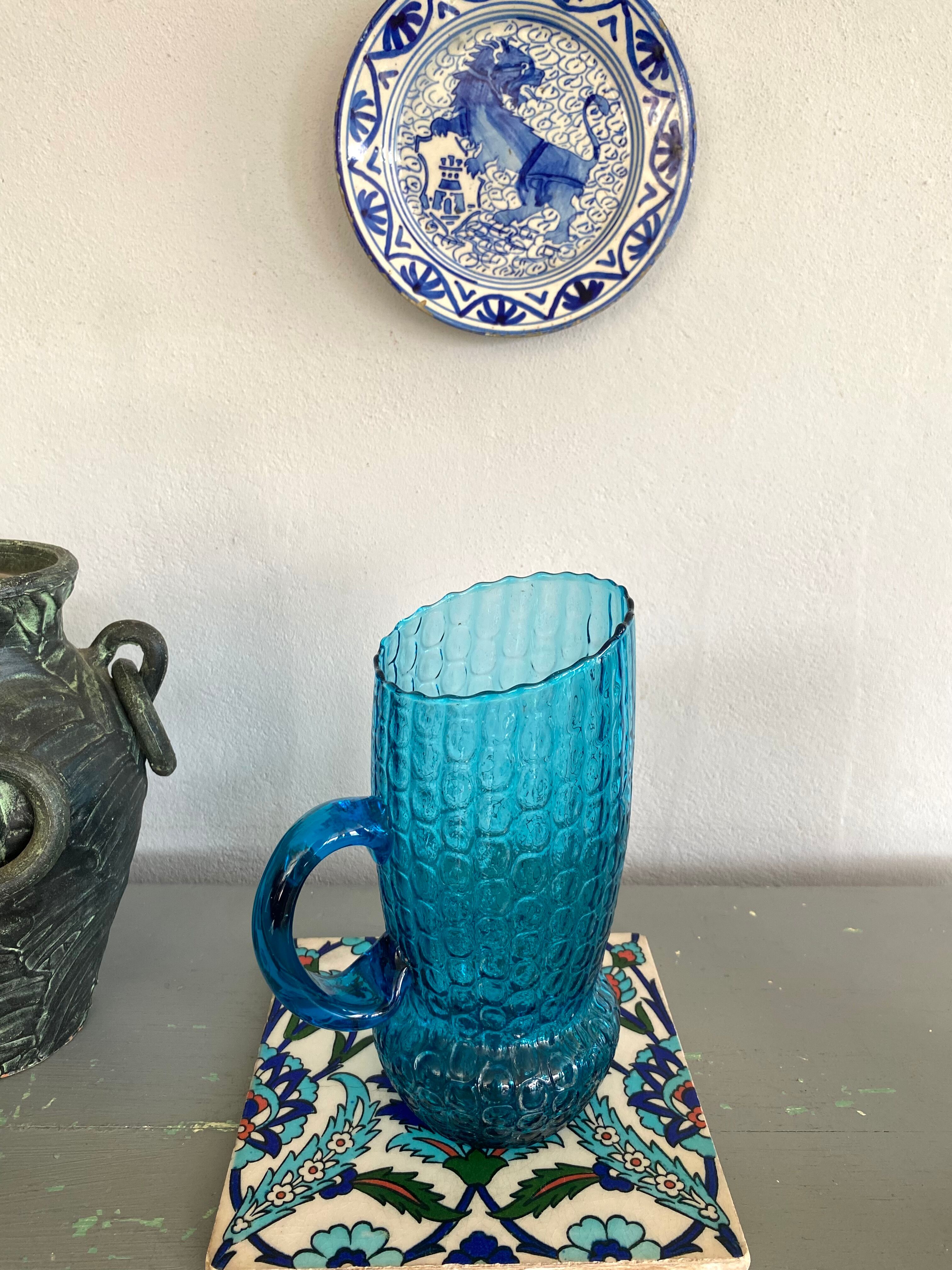 Textured glass decanter