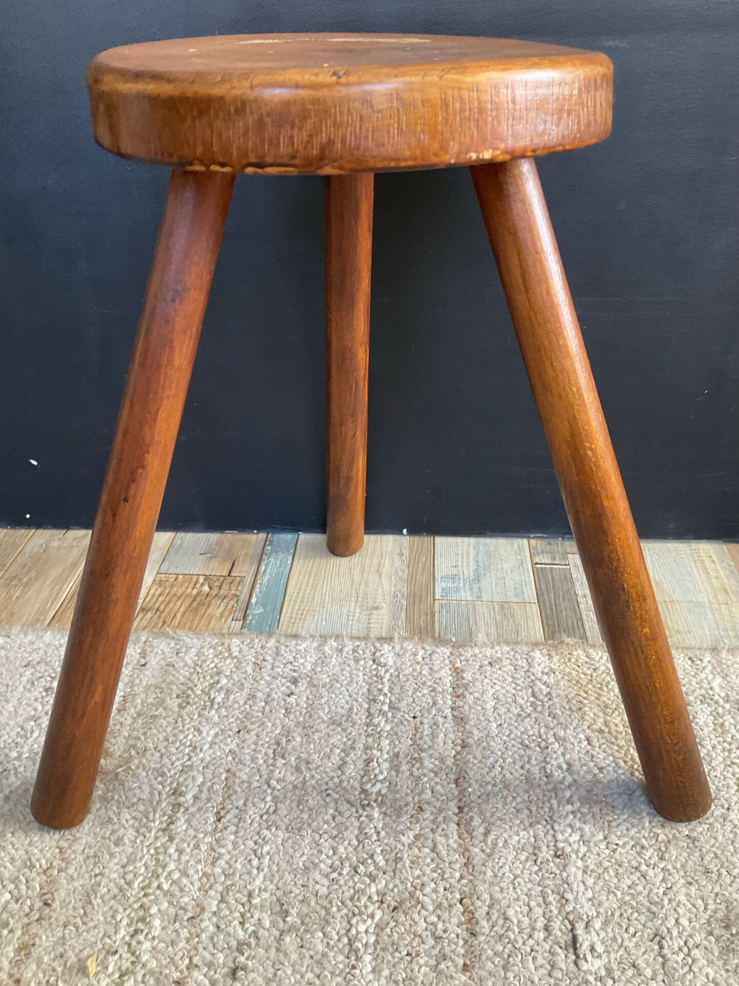 Tabouret de ferme tripode en bois