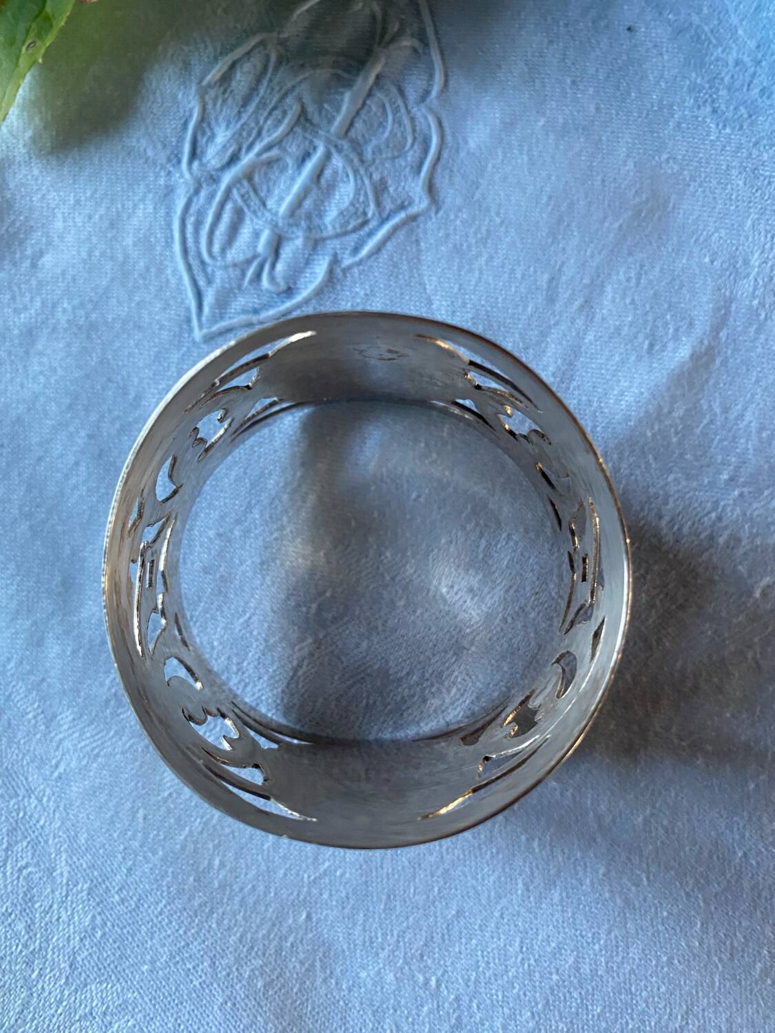 English silver plated napkin ring