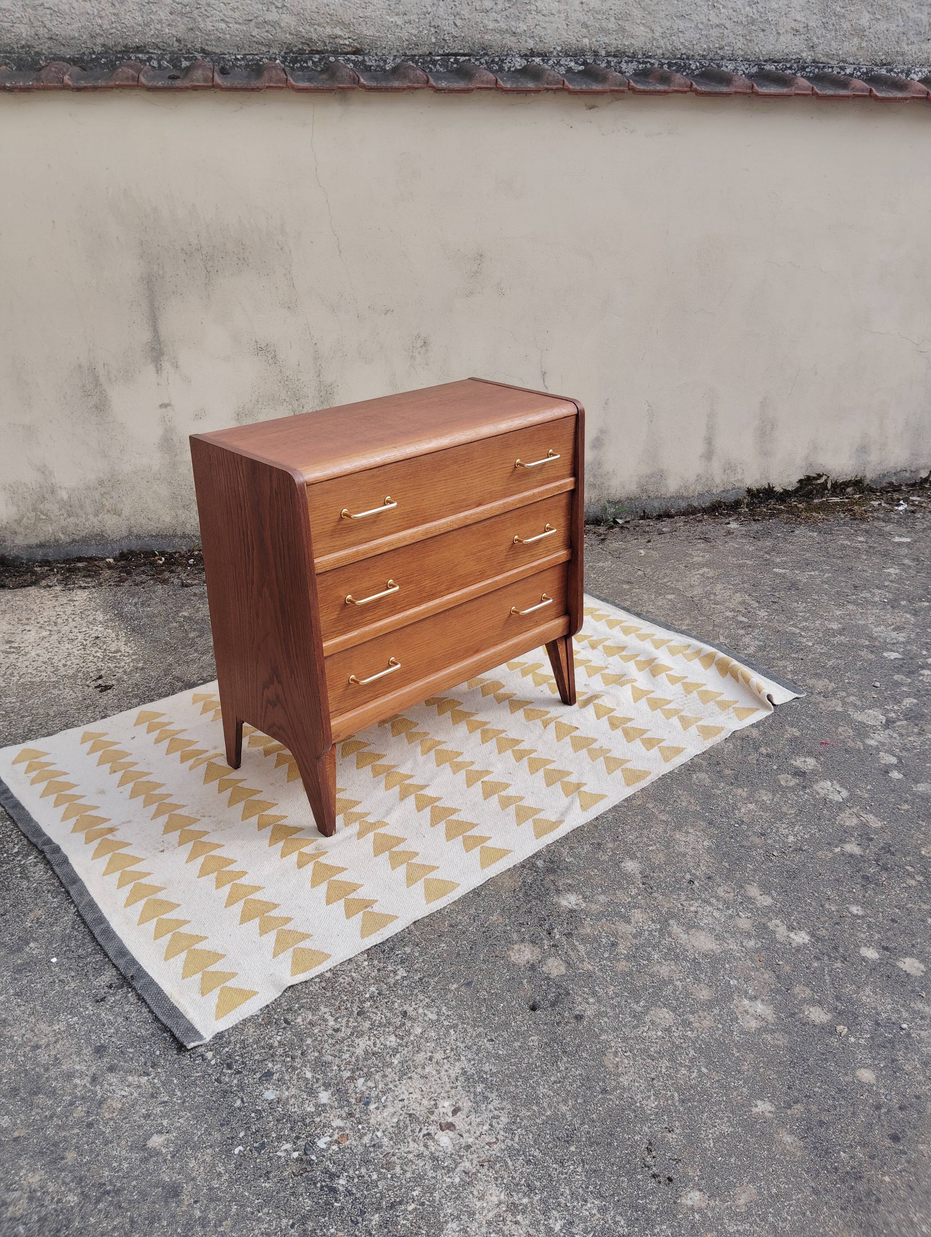 Small vintage chest of drawers