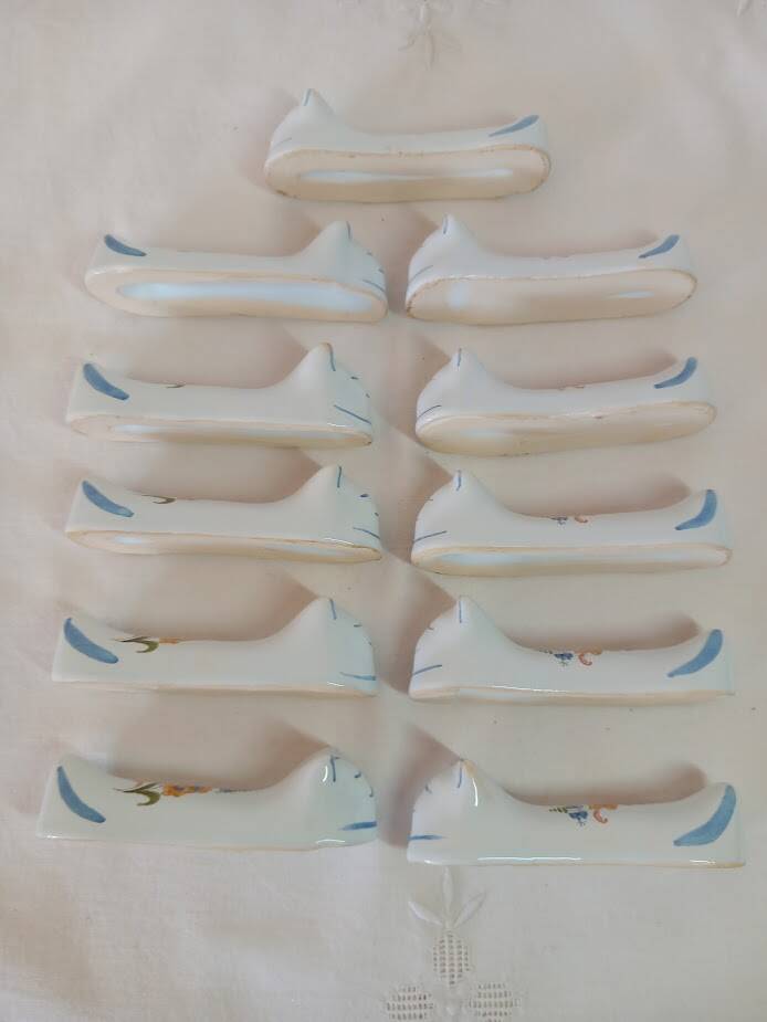 Vintage ceramic knife rest