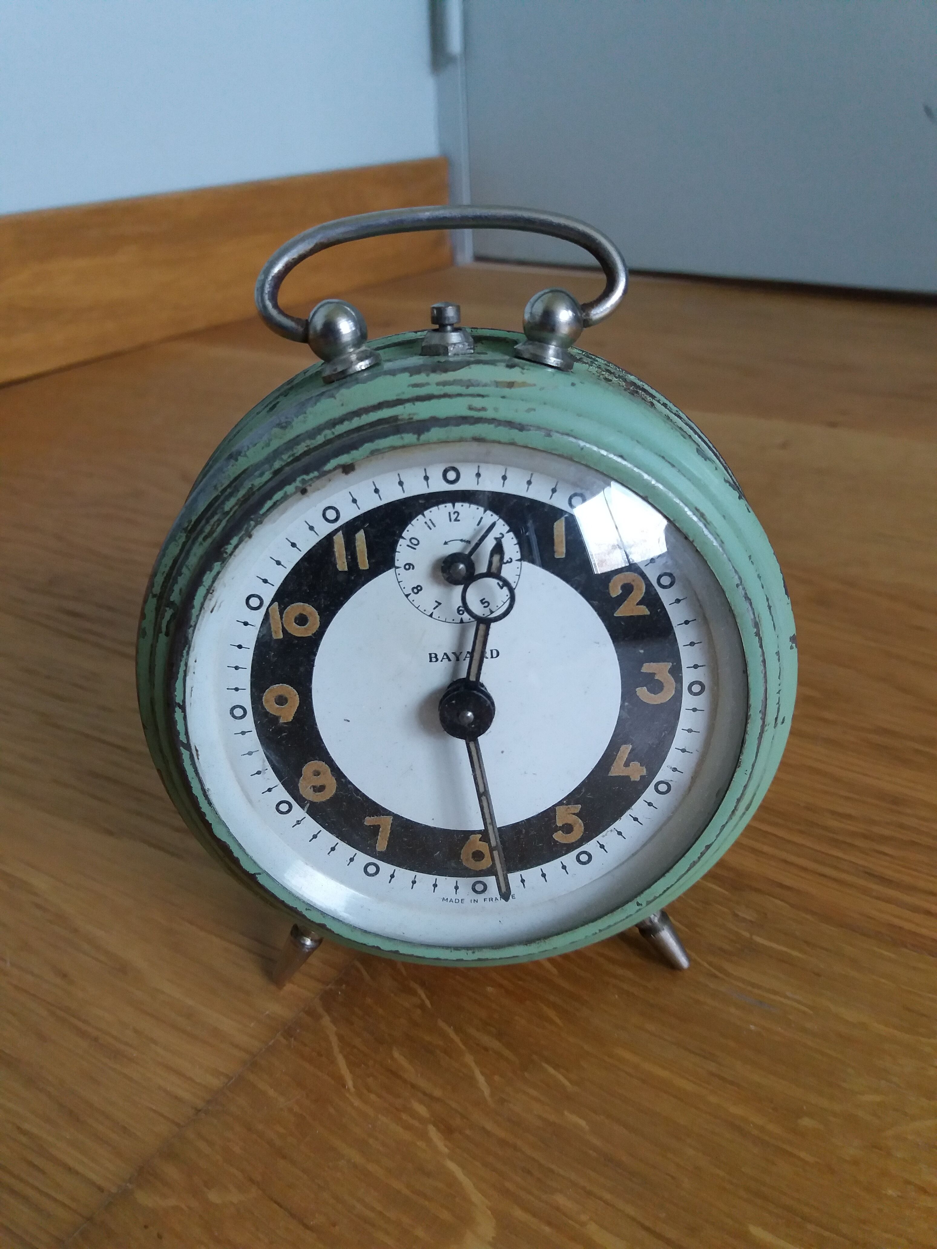 Pale green Bayard alarm clock