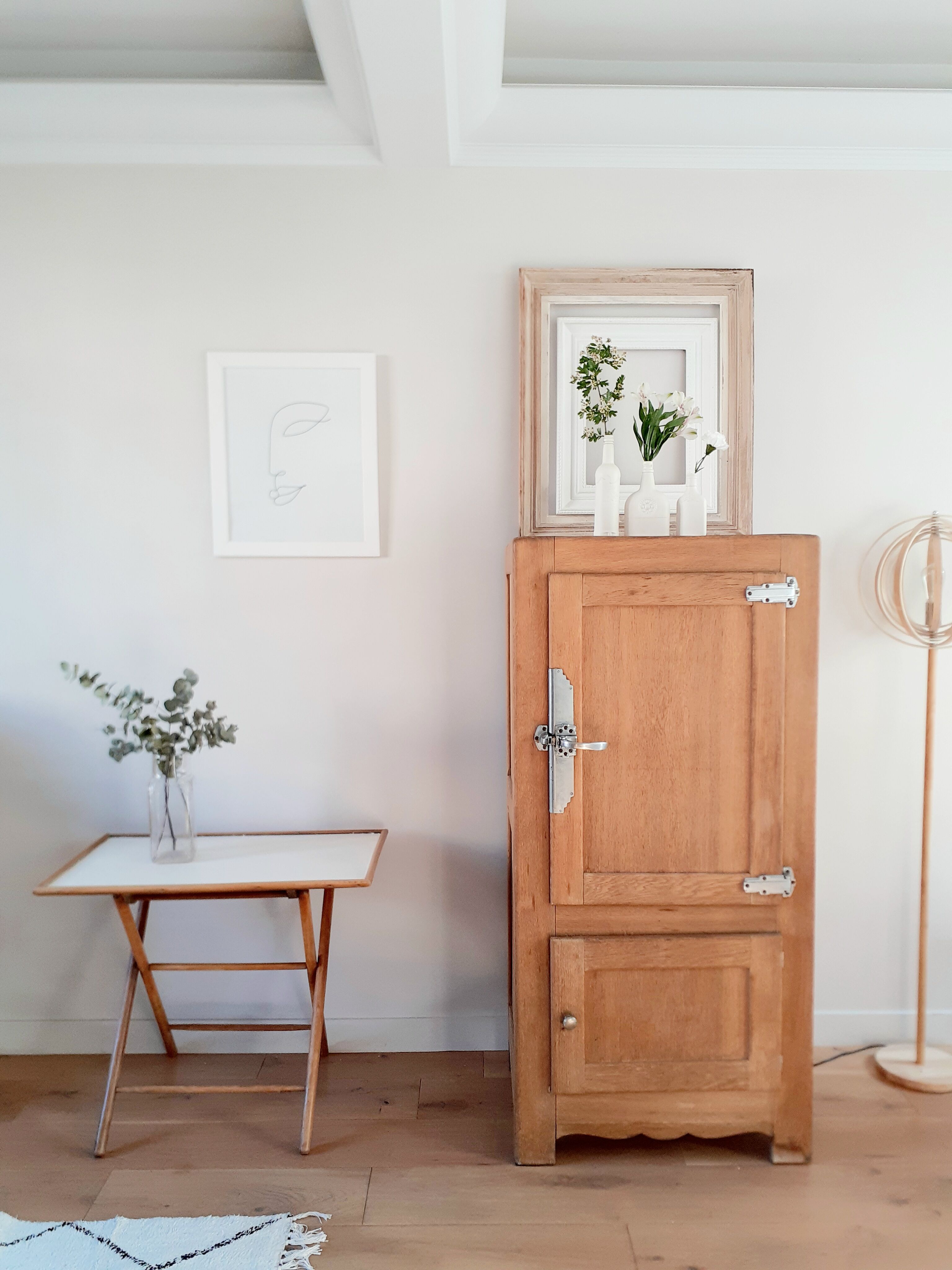 Folding wooden table