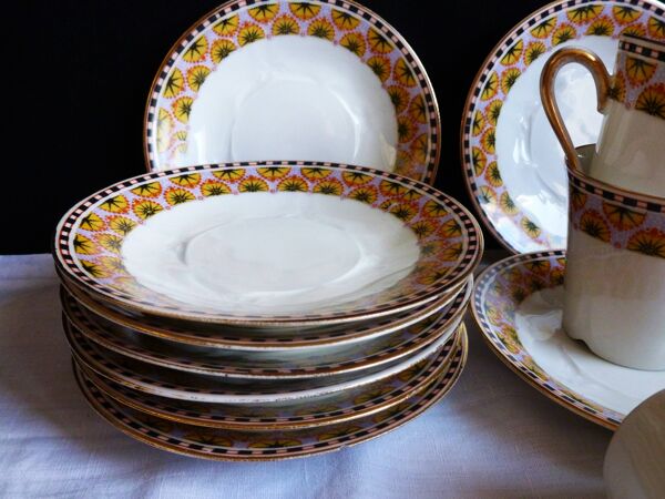Service à café art déco en porcelaine de Limoges art déco 23 pièces.