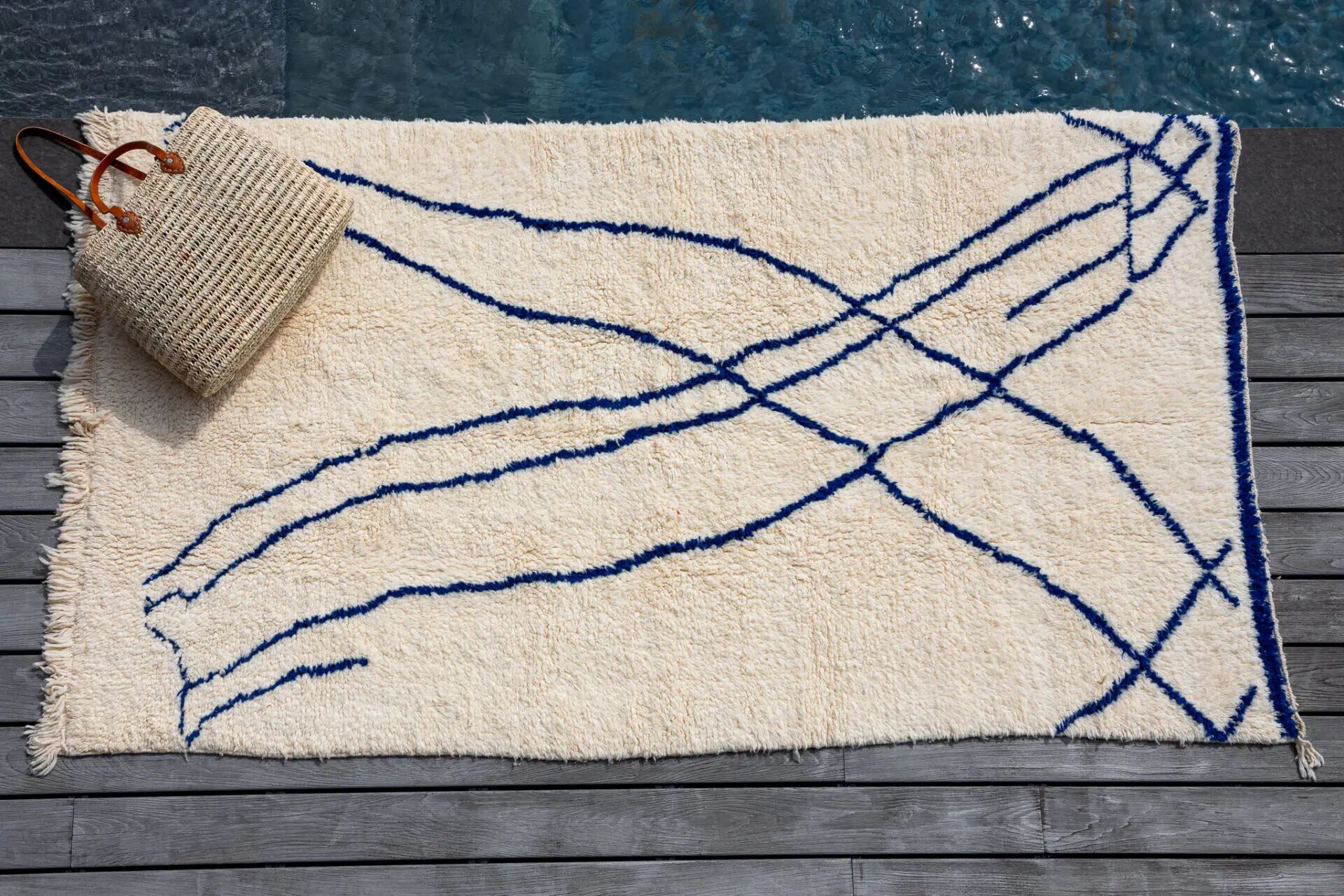 Tapis berbère Beni Ouarain blanc bleu