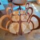 6 chaises bois massif paillées et 2 chaises cannées