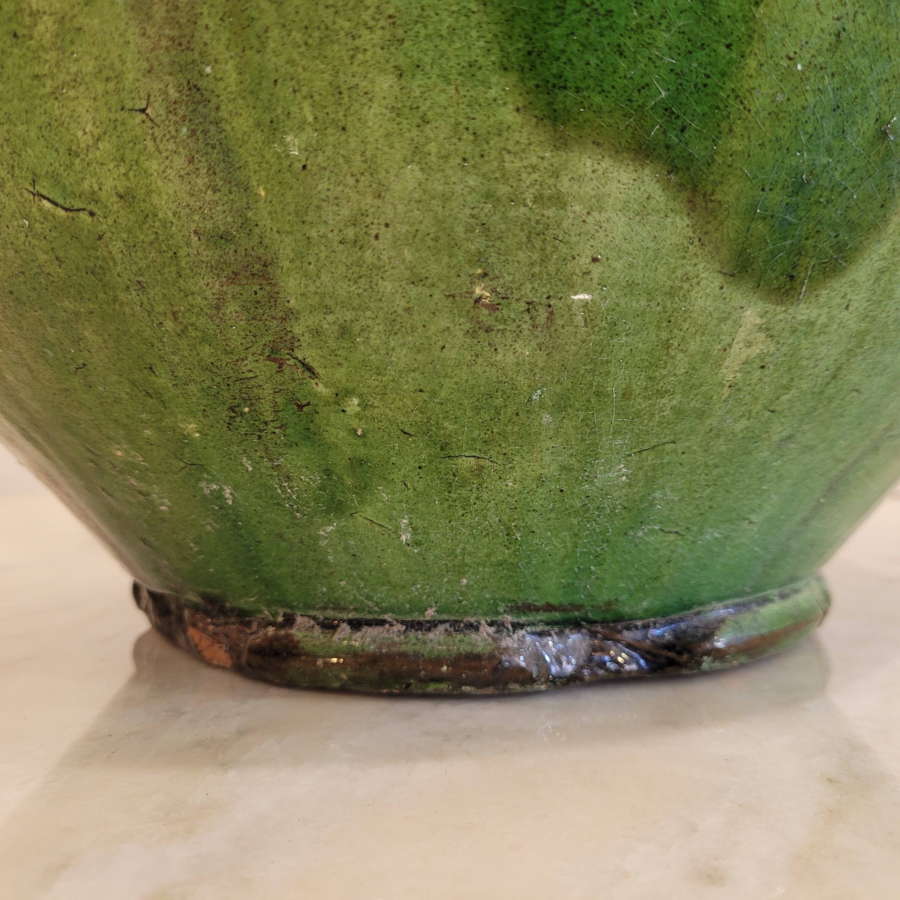 Pichet en céramique vernissée verte de Biot, France fin XIXème début XXème