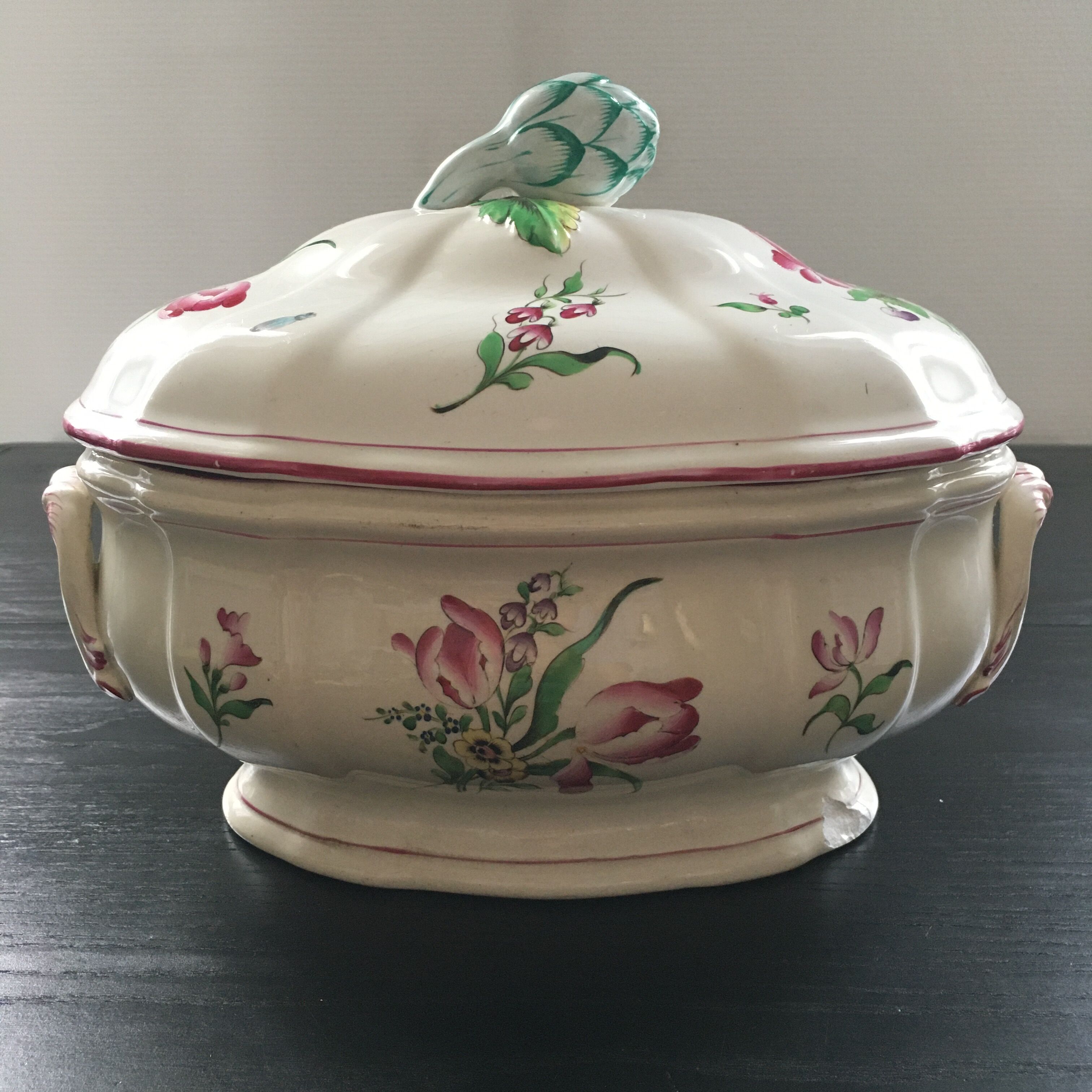 Vegetable dish with floral decoration