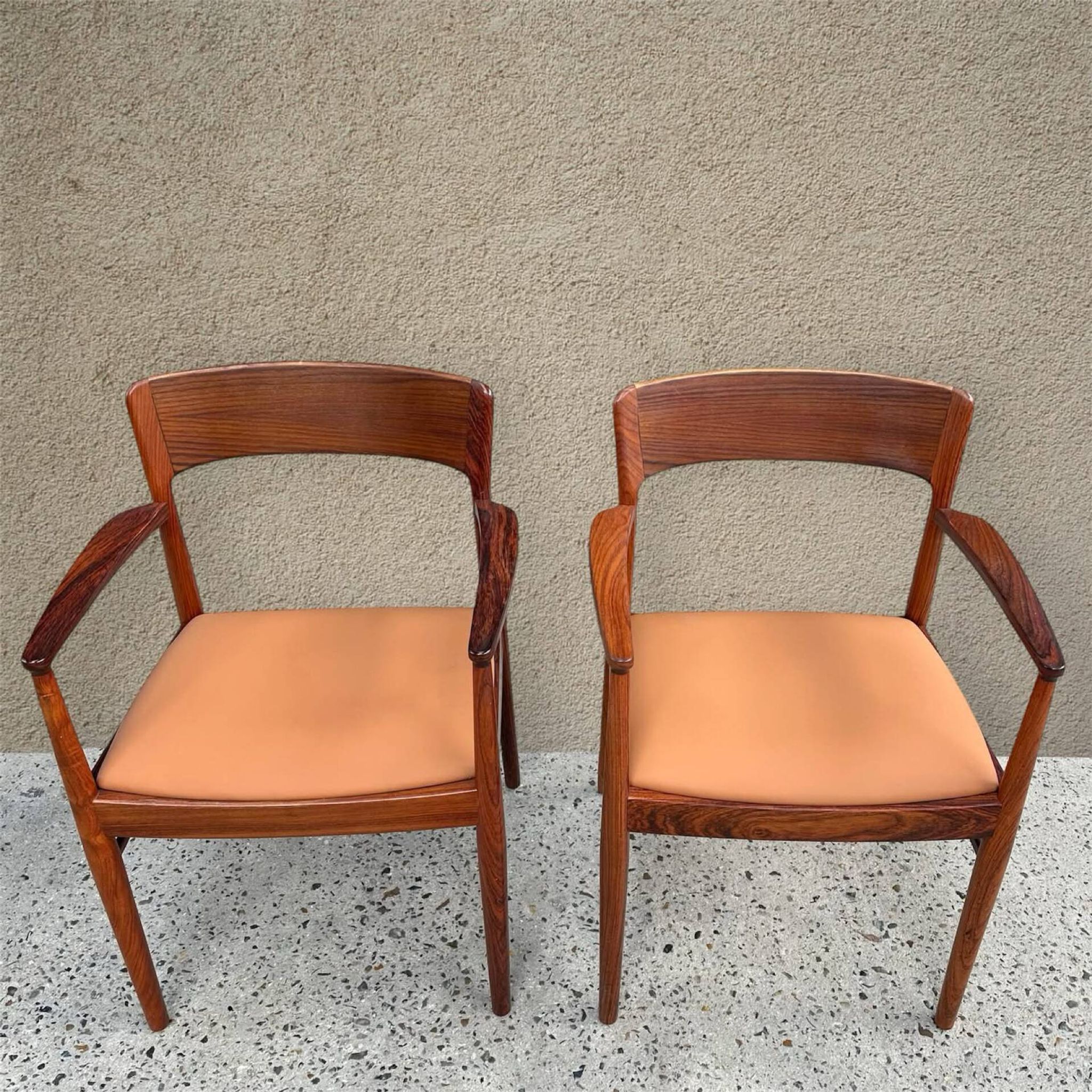 Paire de fauteuils par Henning Kjaernulf, 1960