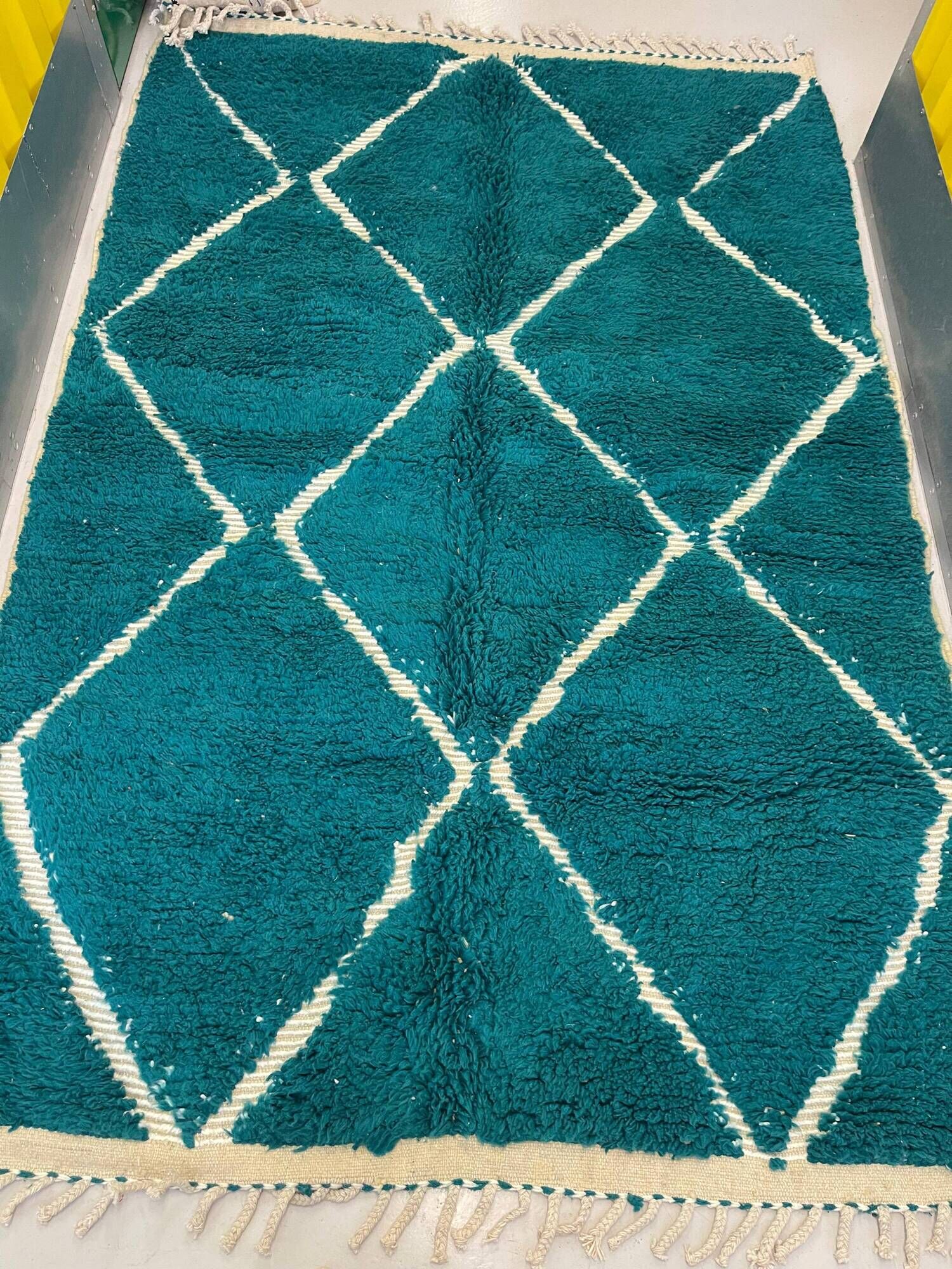 Majorelle blue Moroccan Berber rug with diamonds – 157 × 244 cm