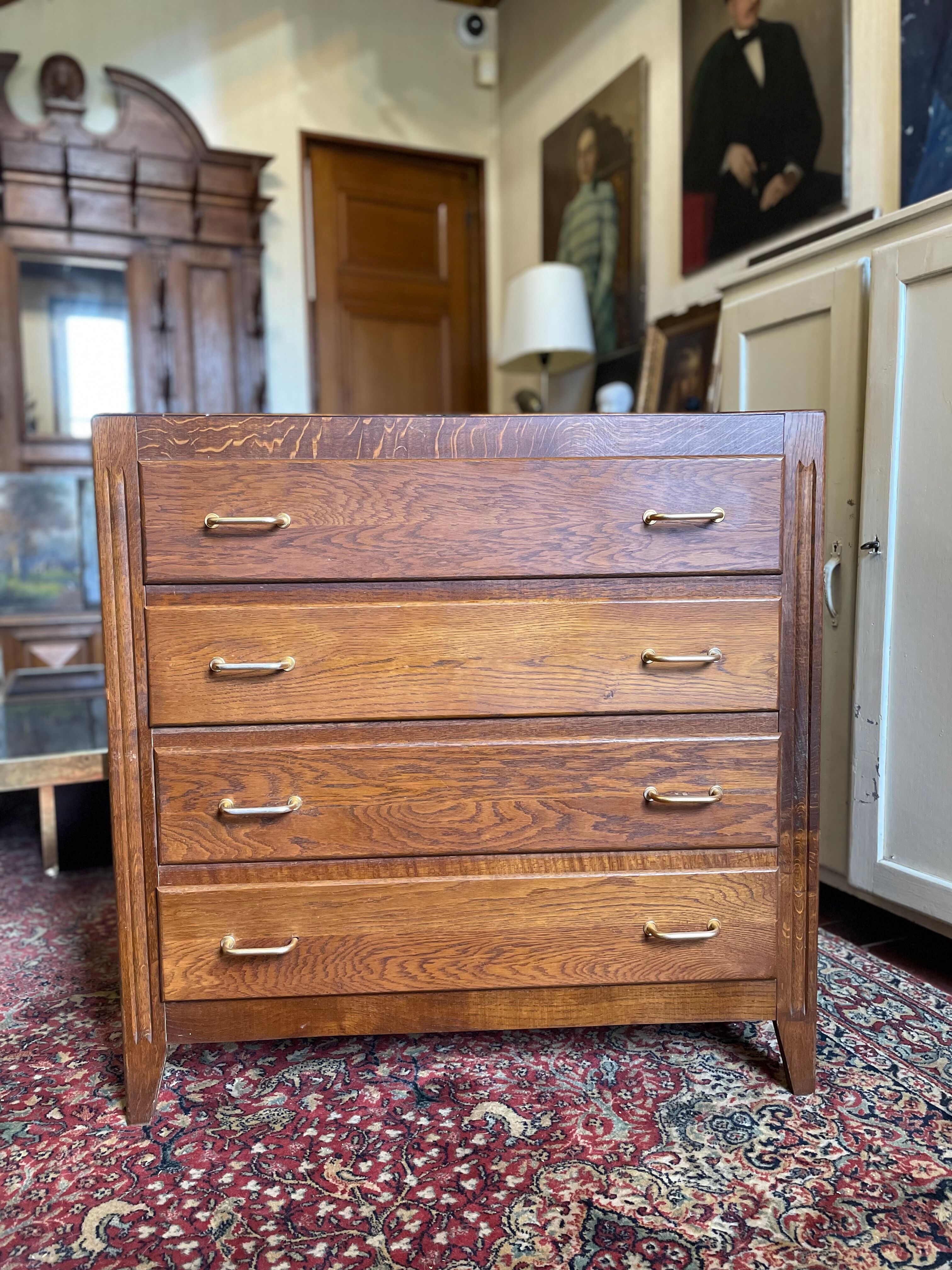 Commode en chêne vintage