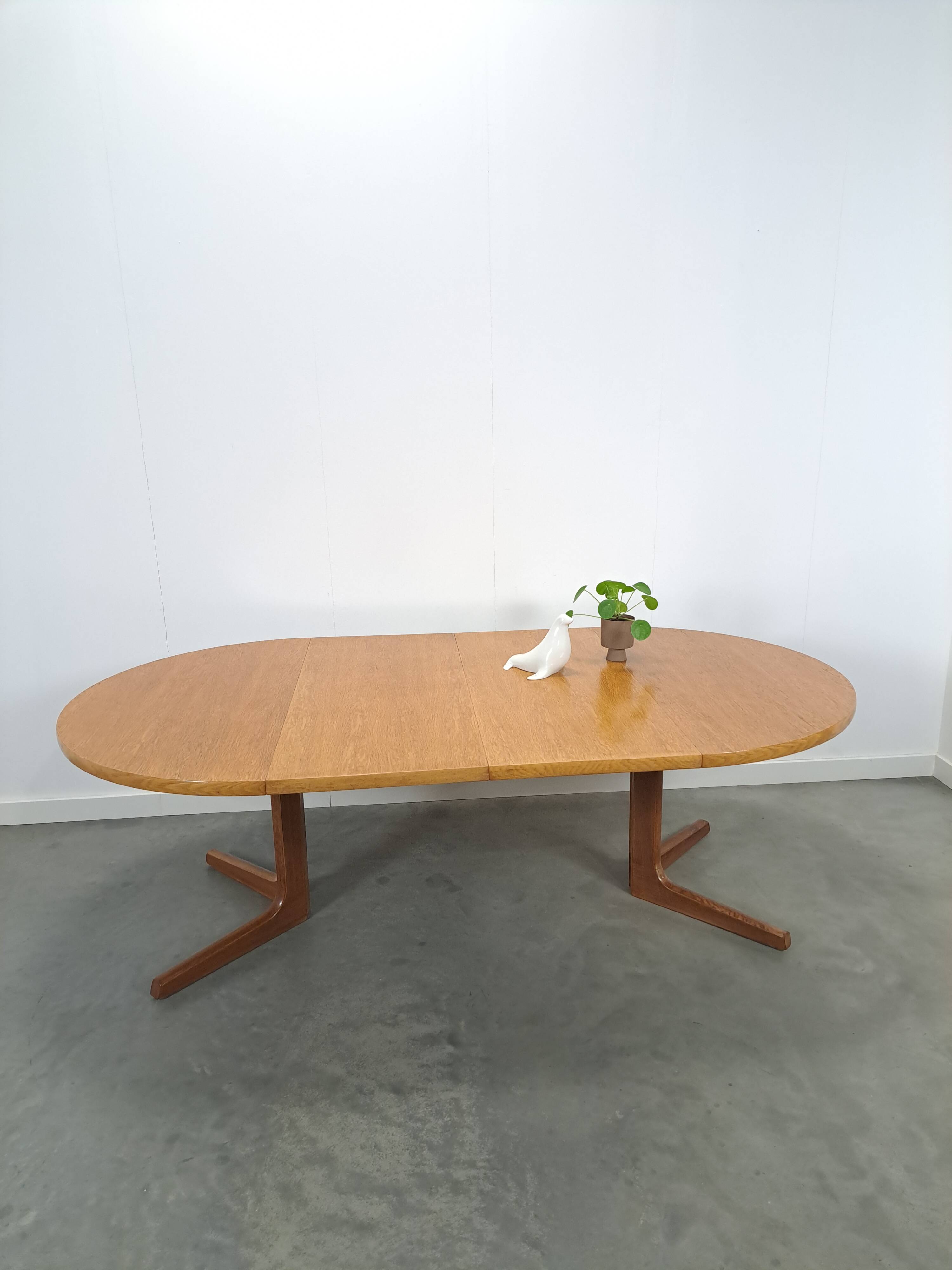 Ronde ovale eiken uitschuifbare eettafel