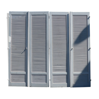 Suite de 4 volets persiennes en bois