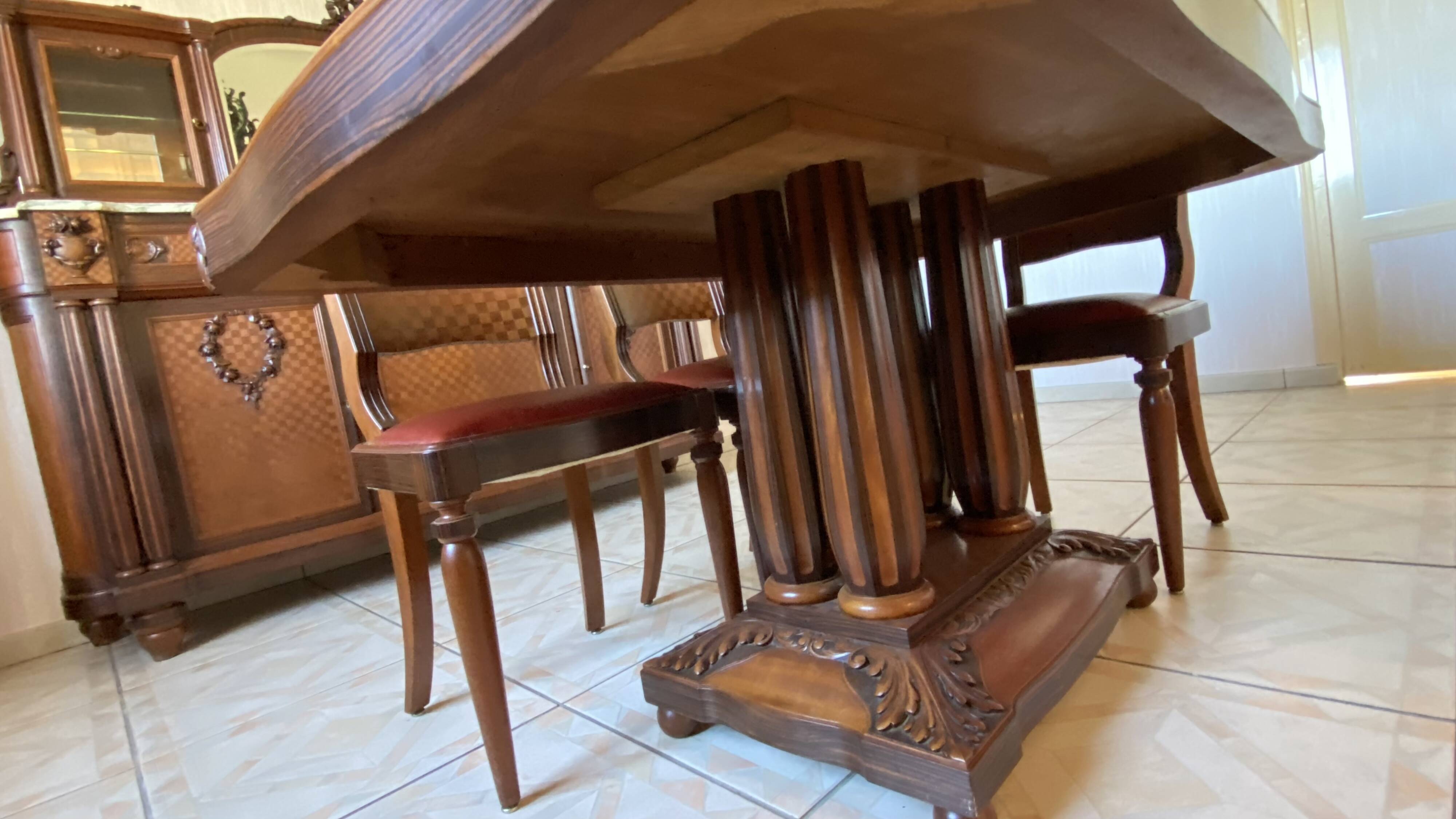Table marqueterie et sculpture