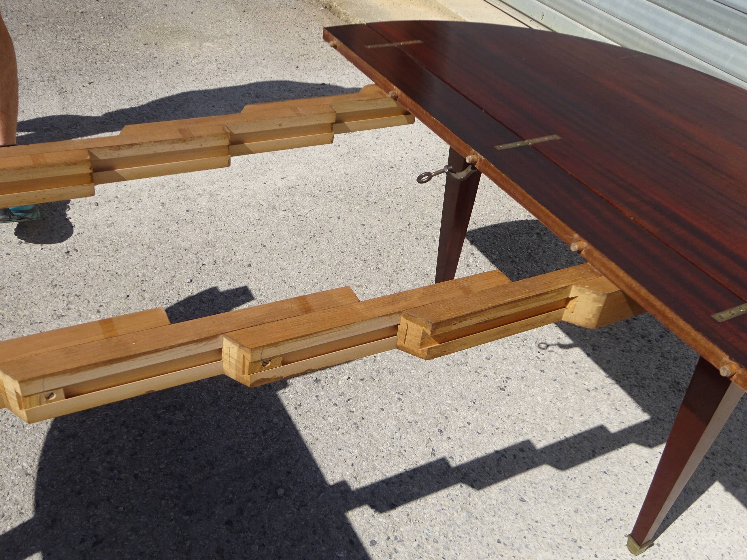 Half-moon console table, extendable in Empire style.