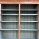 Large two-part display case (renovated)