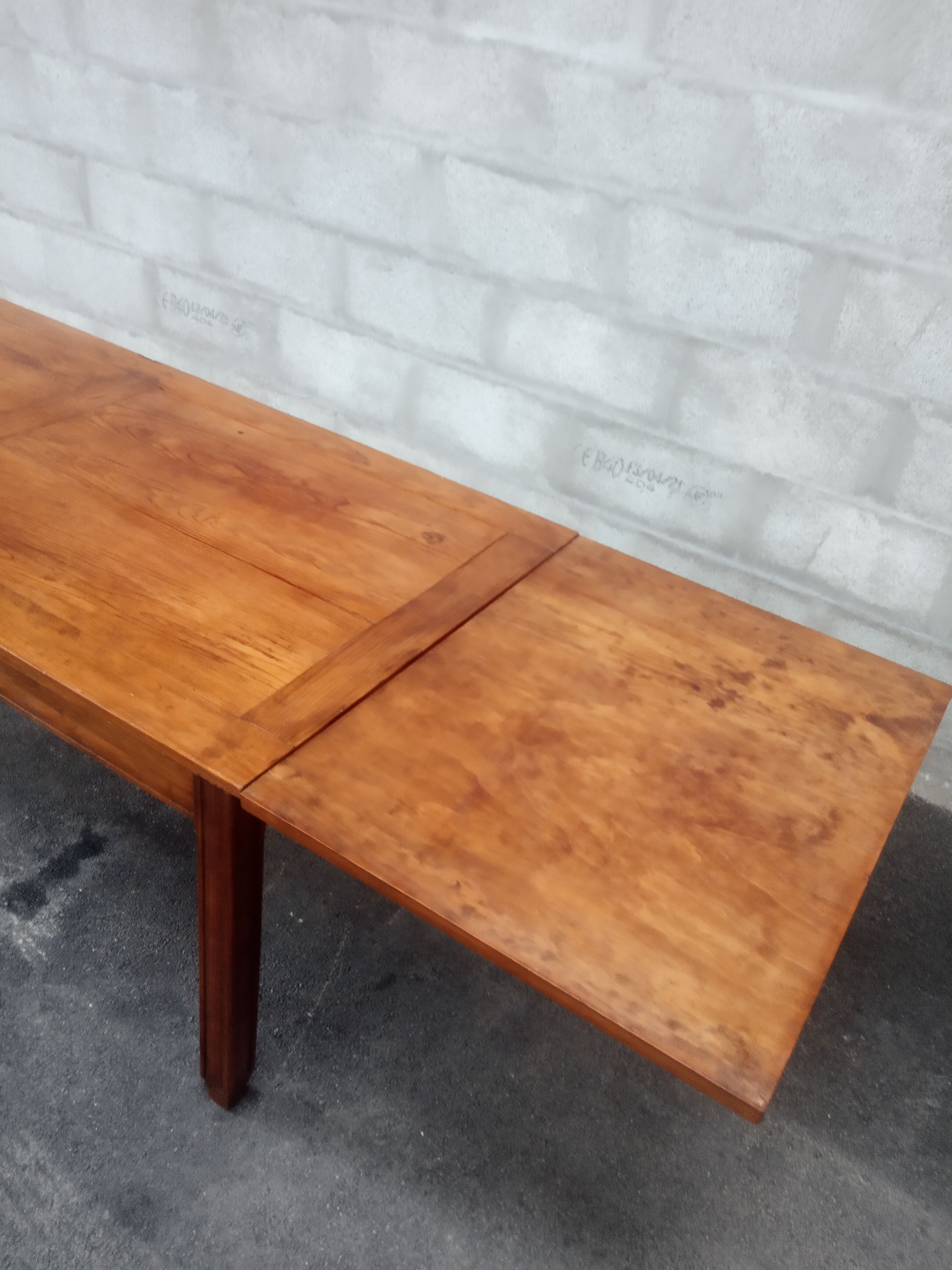 Old farmhouse table 12/14 people